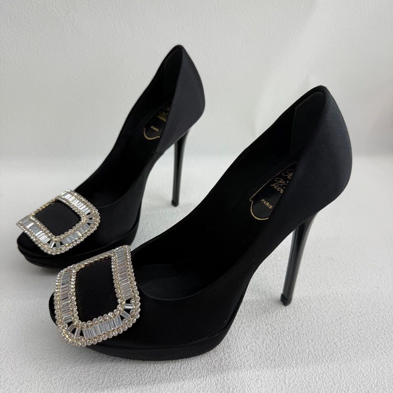 Roger Vivier Roger Vivier Crystal Buckle Satin Pumps Size 35.5 Size US 5.5 / IT 35.5 - 2 Thumbnail