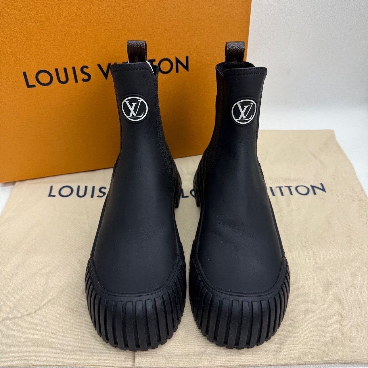 Louis Vuitton Louis Vuitton Ruby Chelsea Boots Size 36.5 Size US 6.5 / IT 36.5 - 4 Thumbnail