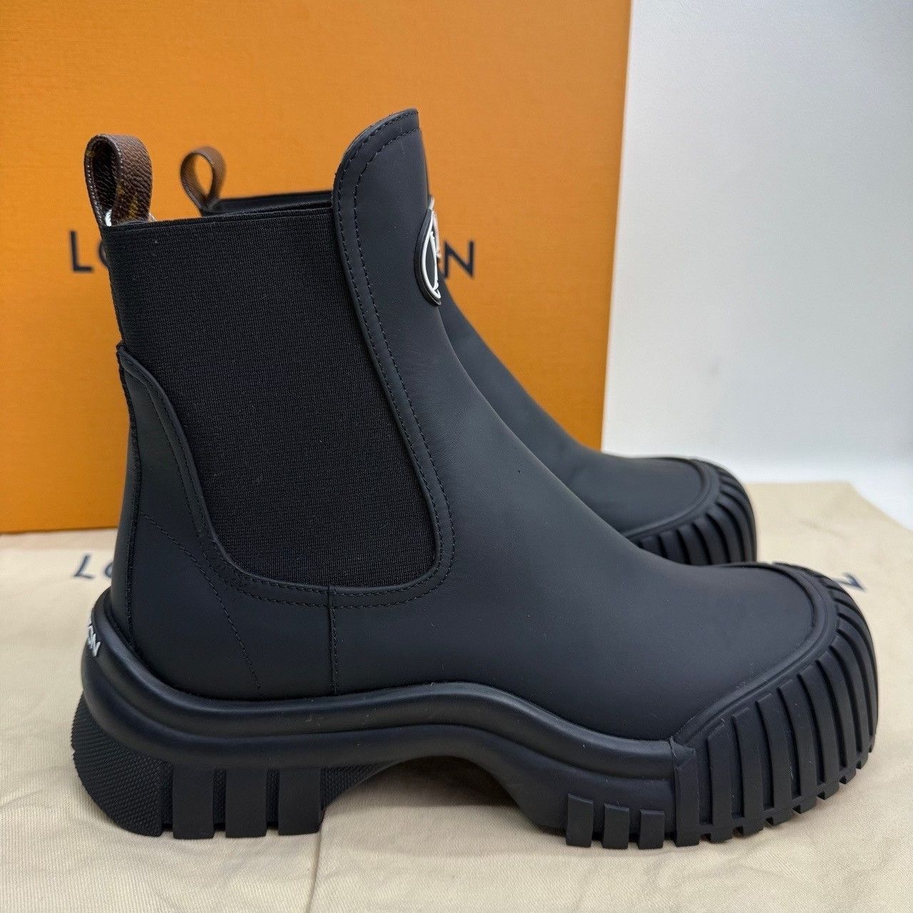 Louis Vuitton Louis Vuitton Ruby Chelsea Boots Size 36.5 Size US 6.5 / IT 36.5 - 6 Thumbnail