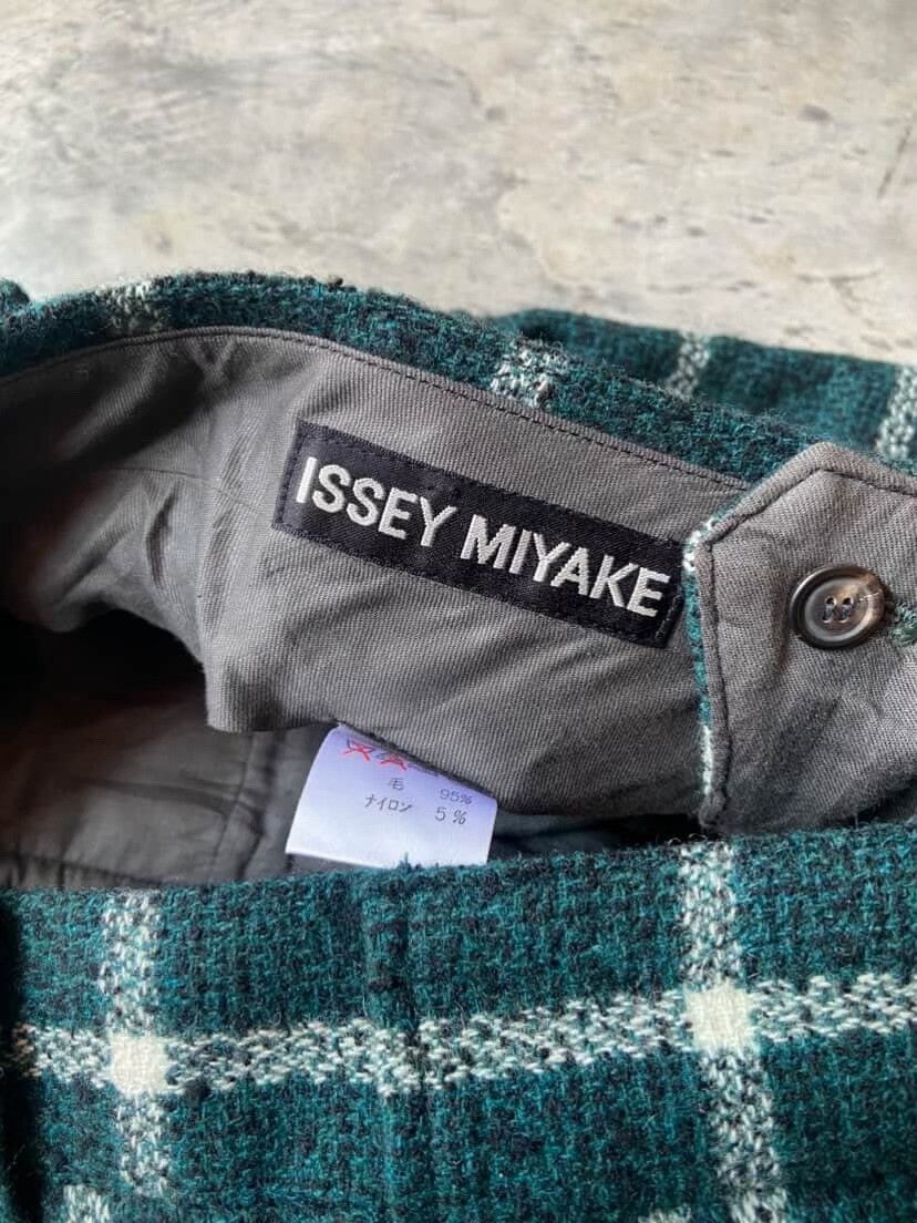 Vintage Vintage 1990s Issey Miyake Green Wool Pants Size US 30 / EU 46 - 6 Thumbnail
