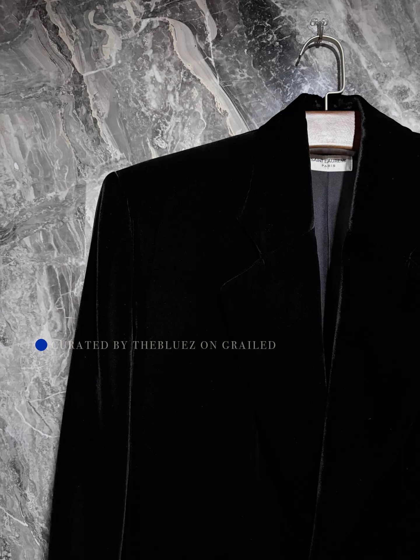 Saint Laurent Paris Wide Shoulder Black Silk Velvet Blazer Size US S / EU 44-46 / 1 - 2 Thumbnail