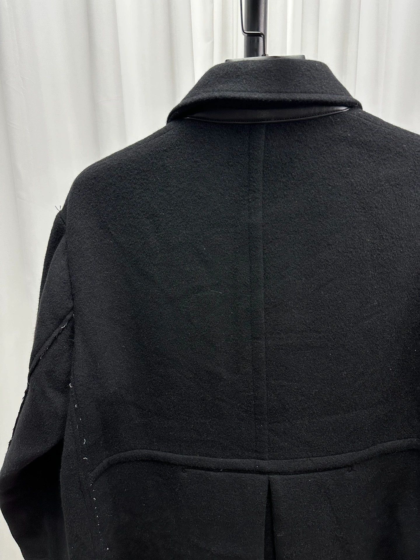 Takahiromiyashita The Soloist. Stylish Wool-Cashmere Coat with Sheepskin Trim Size US S / EU 44-46 / 1 - 5 Thumbnail