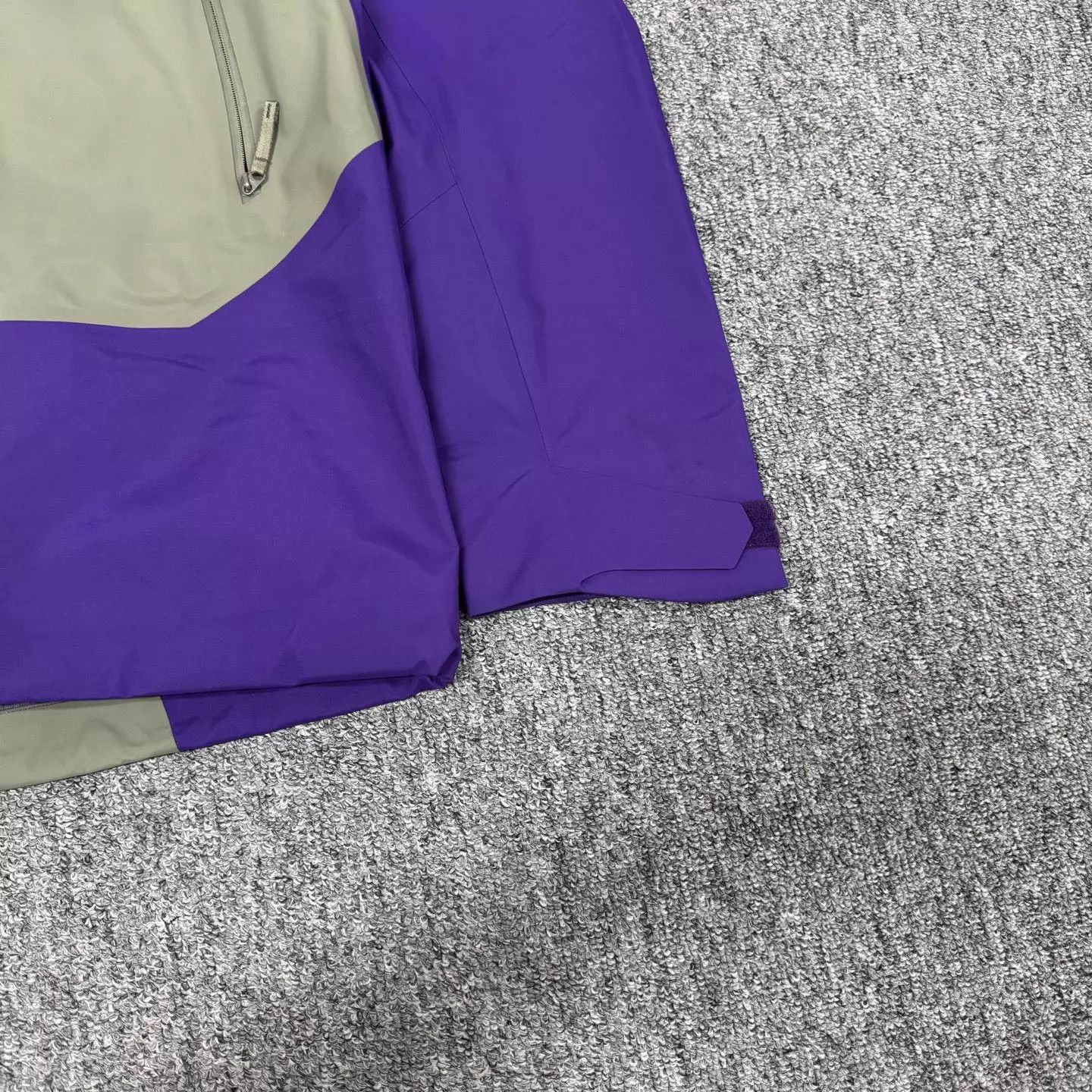 Arc'teryx Purple Hooded Jacket in Size M Size US M / EU 48-50 / 2 - 6 Thumbnail