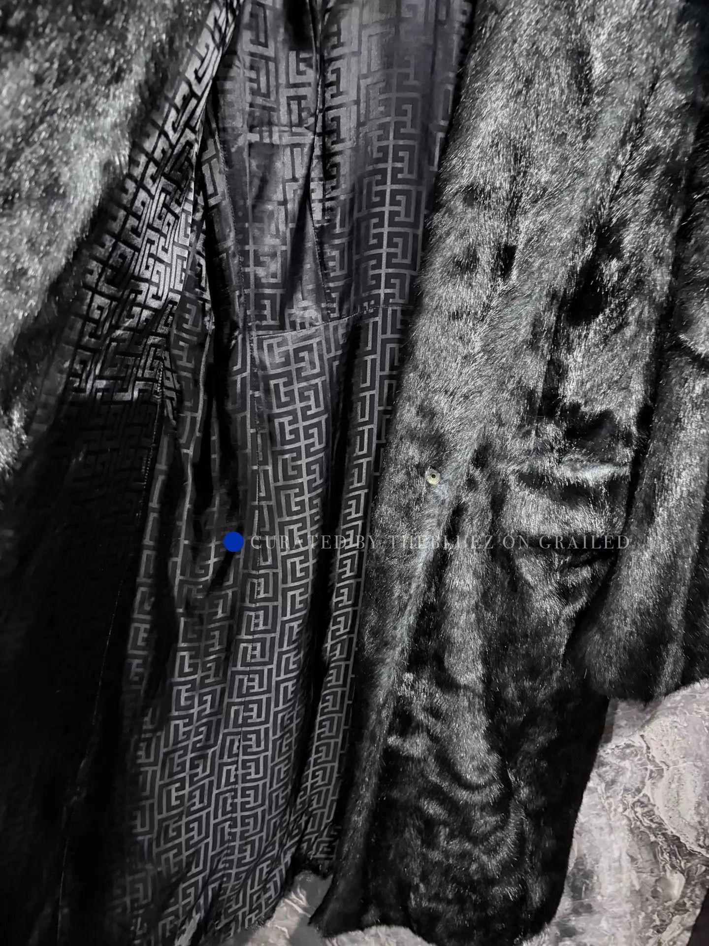 Balmain Luxurious Black Fur Coat in Size XL Size US XL / EU 56 / 4 - 5 Thumbnail
