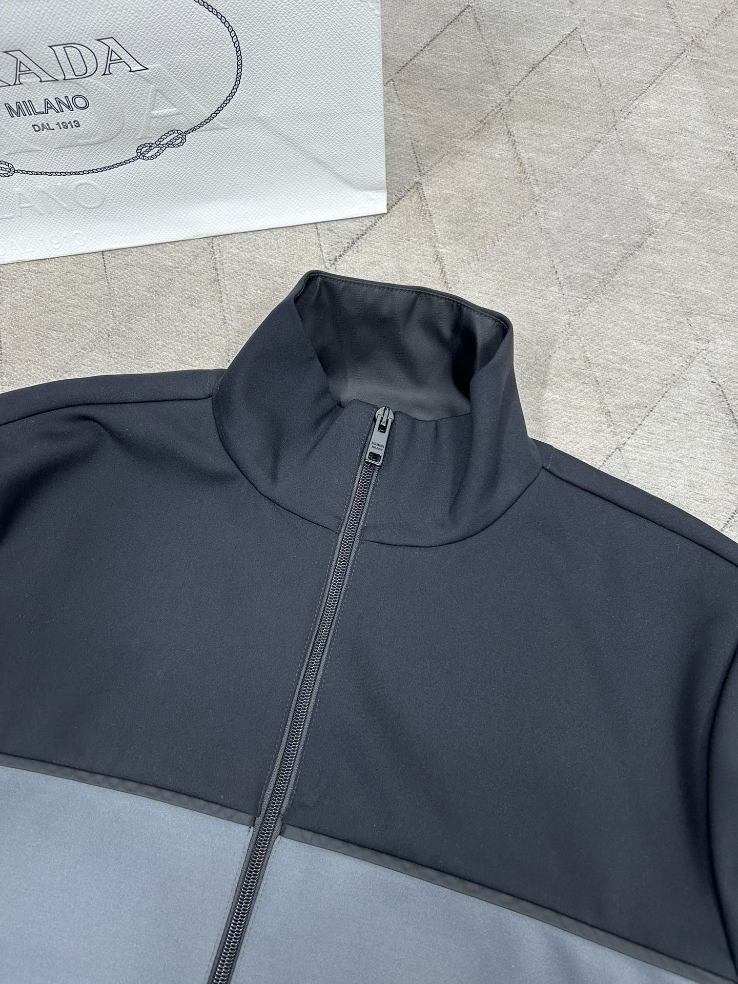 Prada Colorblock Logo Blouson in Multi Size US S / EU 44-46 / 1 - 6 Thumbnail