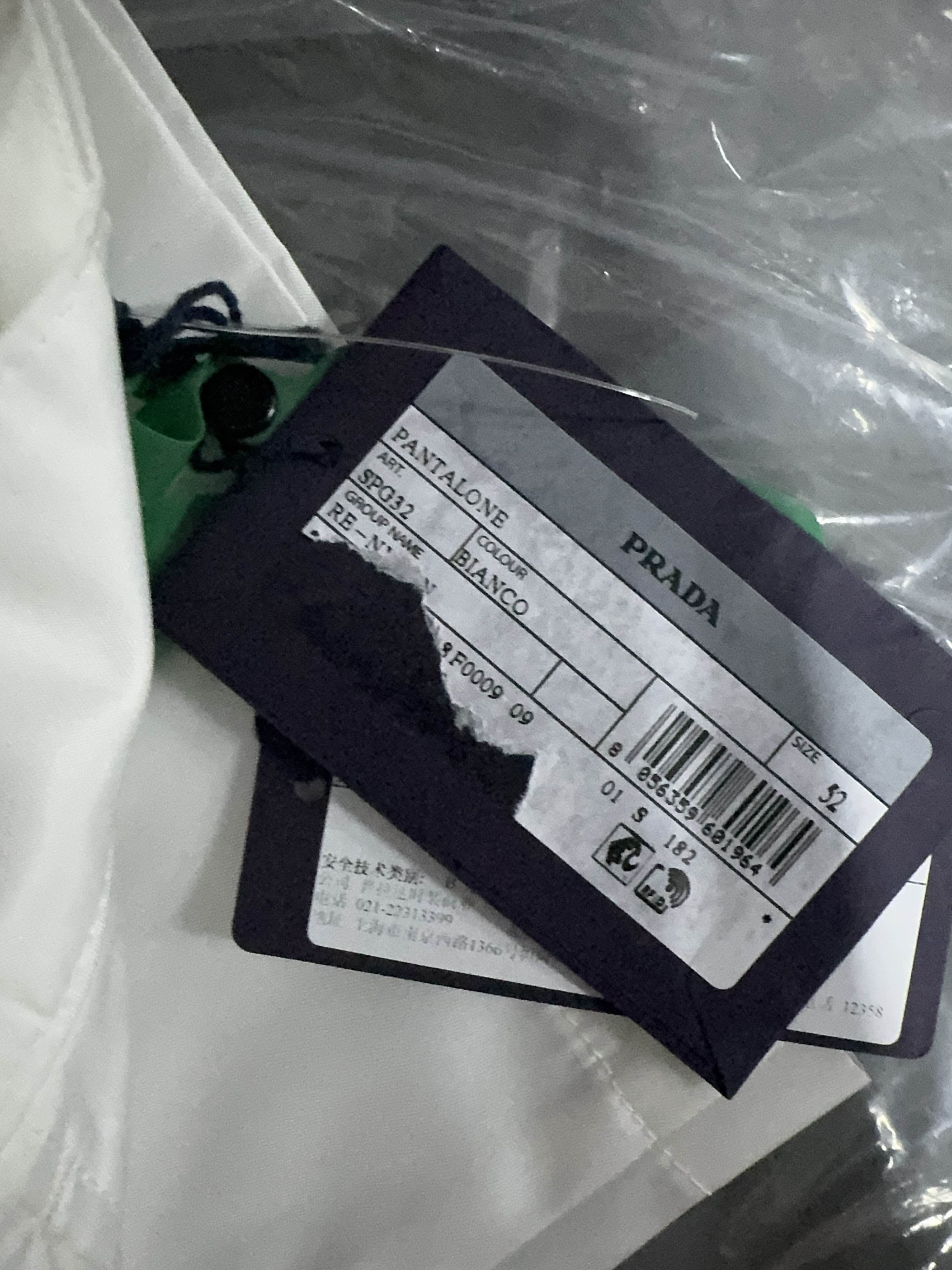 Prada Re-Nylon Triangle Logo Shorts in White Size US 36 / EU 52 - 5 Thumbnail