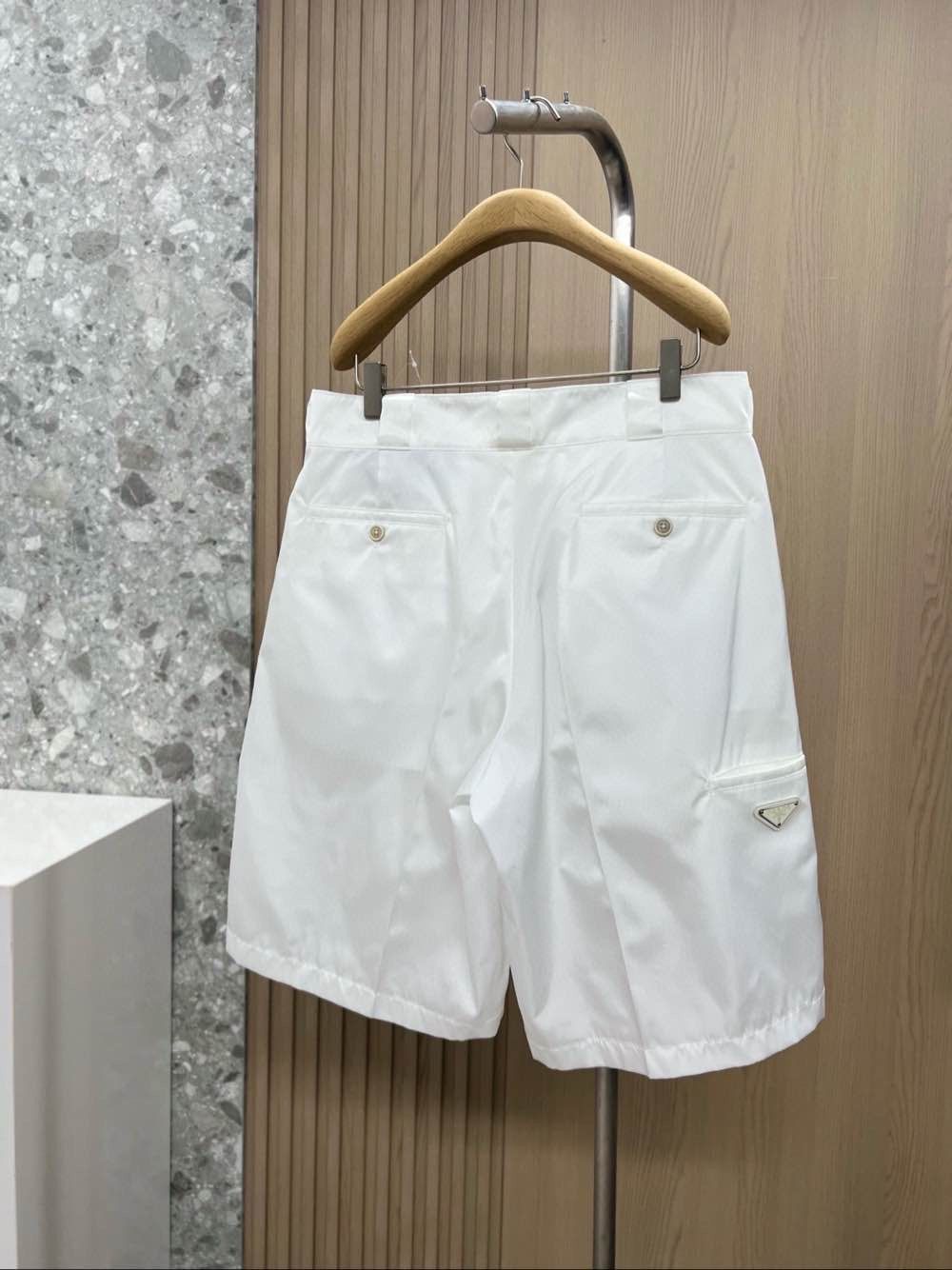 Prada Re-Nylon Triangle Logo Shorts in White Size US 36 / EU 52 - 2 Thumbnail