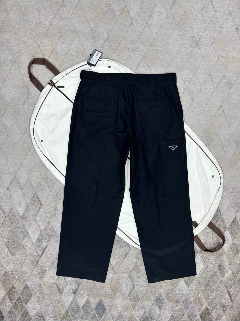 Prada Black Casual Pants with Logo Patch Size US 36 / EU 52 - 2 Thumbnail