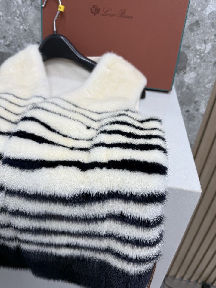 Loro Piana Loro Piana Striped Mink Fur Vest Size M Size M / US 6-8 / IT 42-44 - 8 Thumbnail