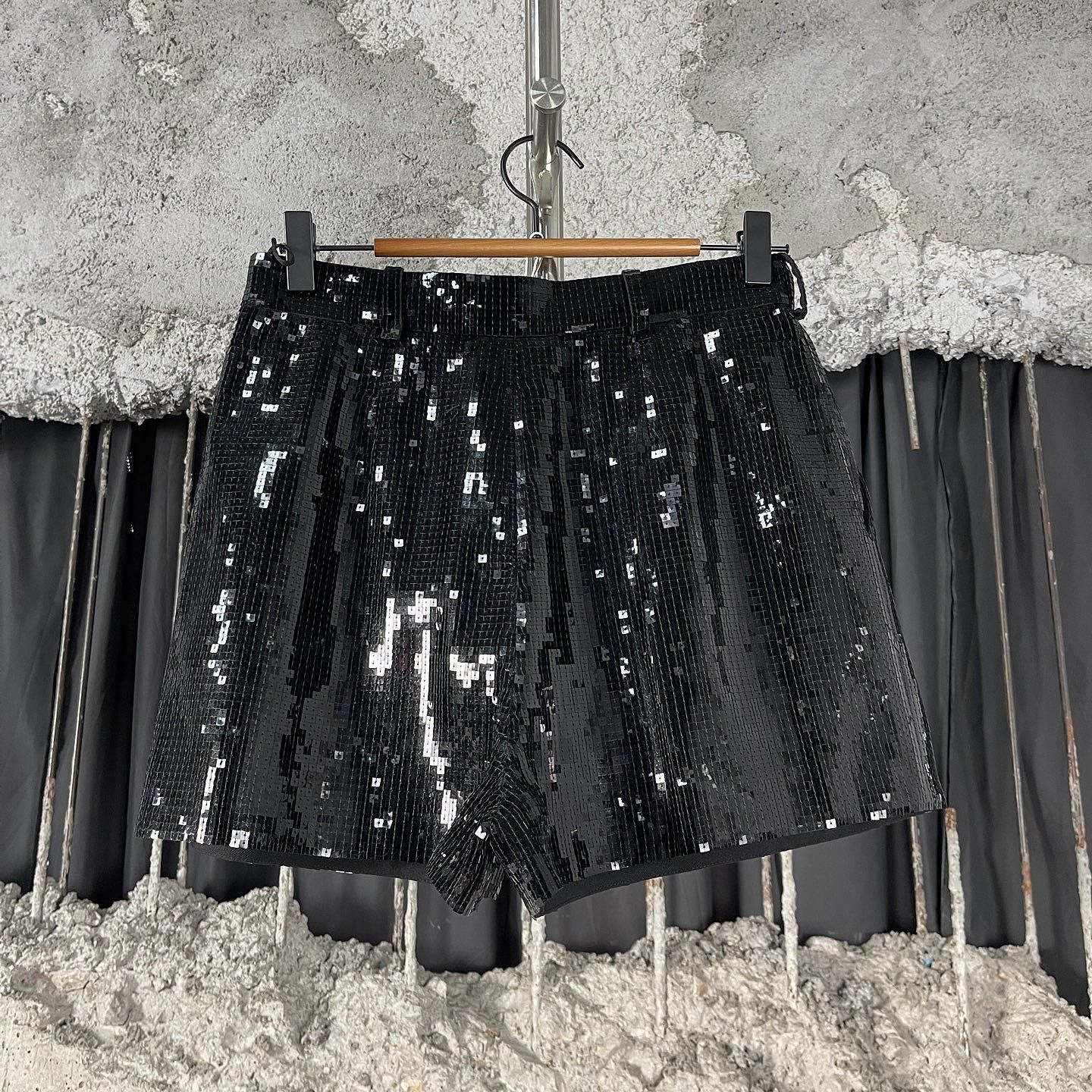 Saint Laurent Paris Saint Laurent Sequin Shorts Size 38 Size 27" / US 4 / IT 40 - 2 Thumbnail