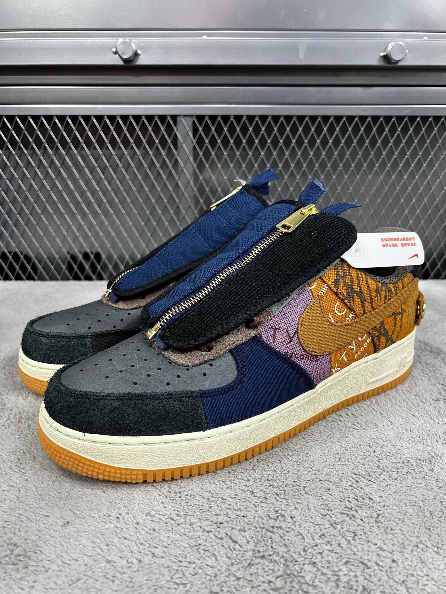 Nike Nike x Travis Scott Cactus Jack Air Force 1 Size 11 Size US 11 / EU 44 - 2 Thumbnail