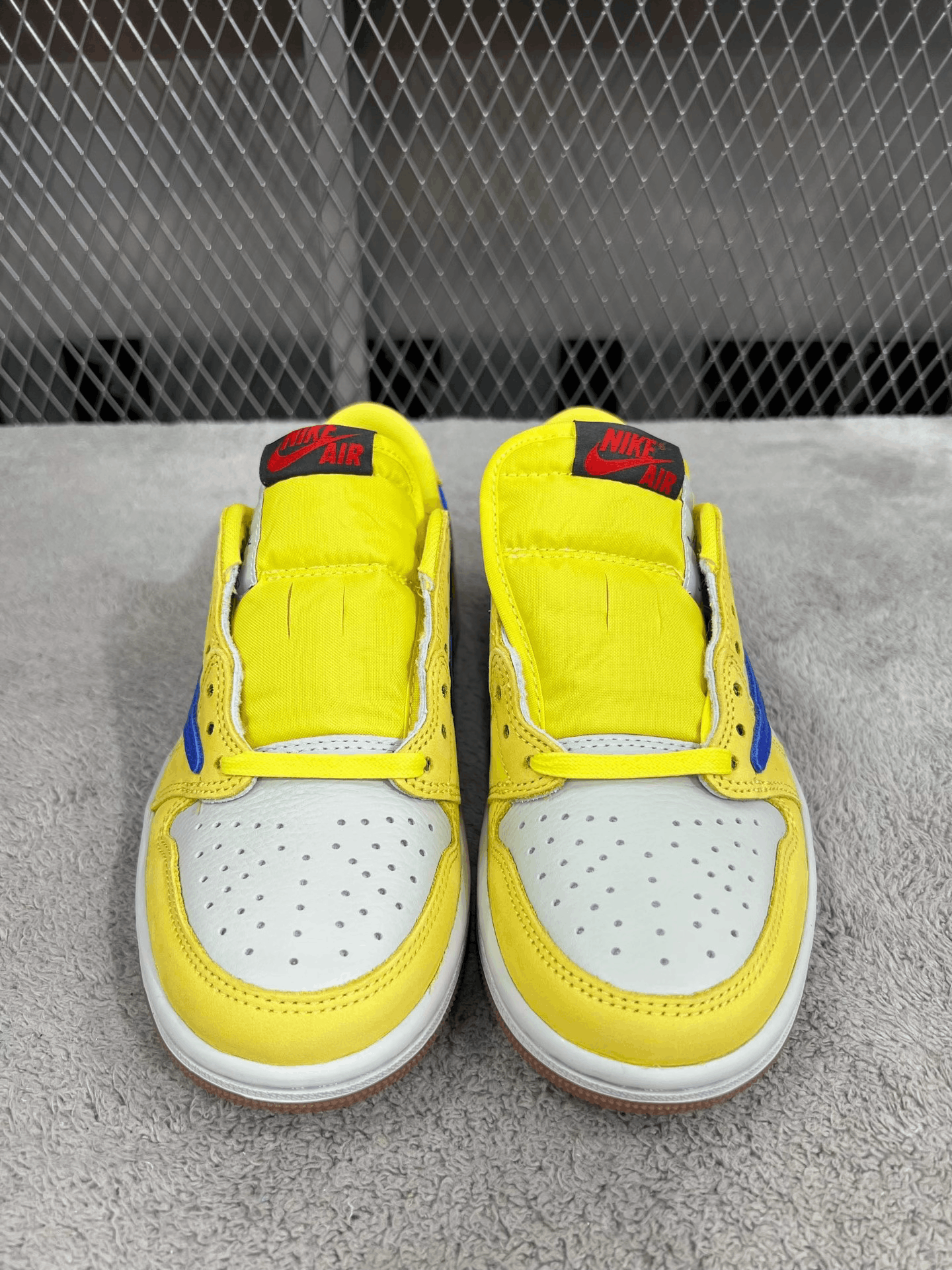 Jordan Brand Travis Scott x Air Jordan 1 Low Canary Size 5 Size US 5.5 / IT 35.5 - 3 Thumbnail