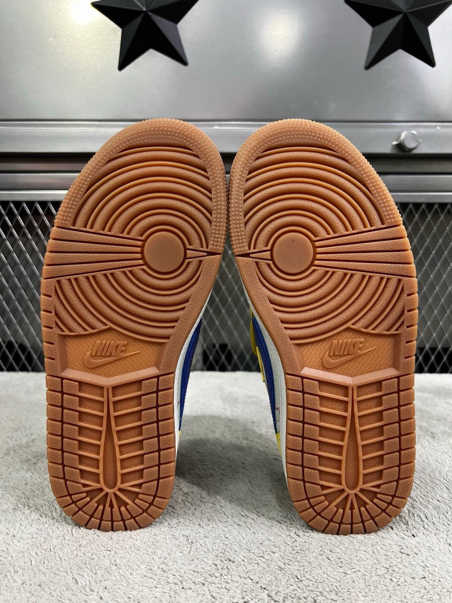 Jordan Brand Travis Scott x Air Jordan 1 Low Canary Size 5 Size US 5.5 / IT 35.5 - 6 Thumbnail