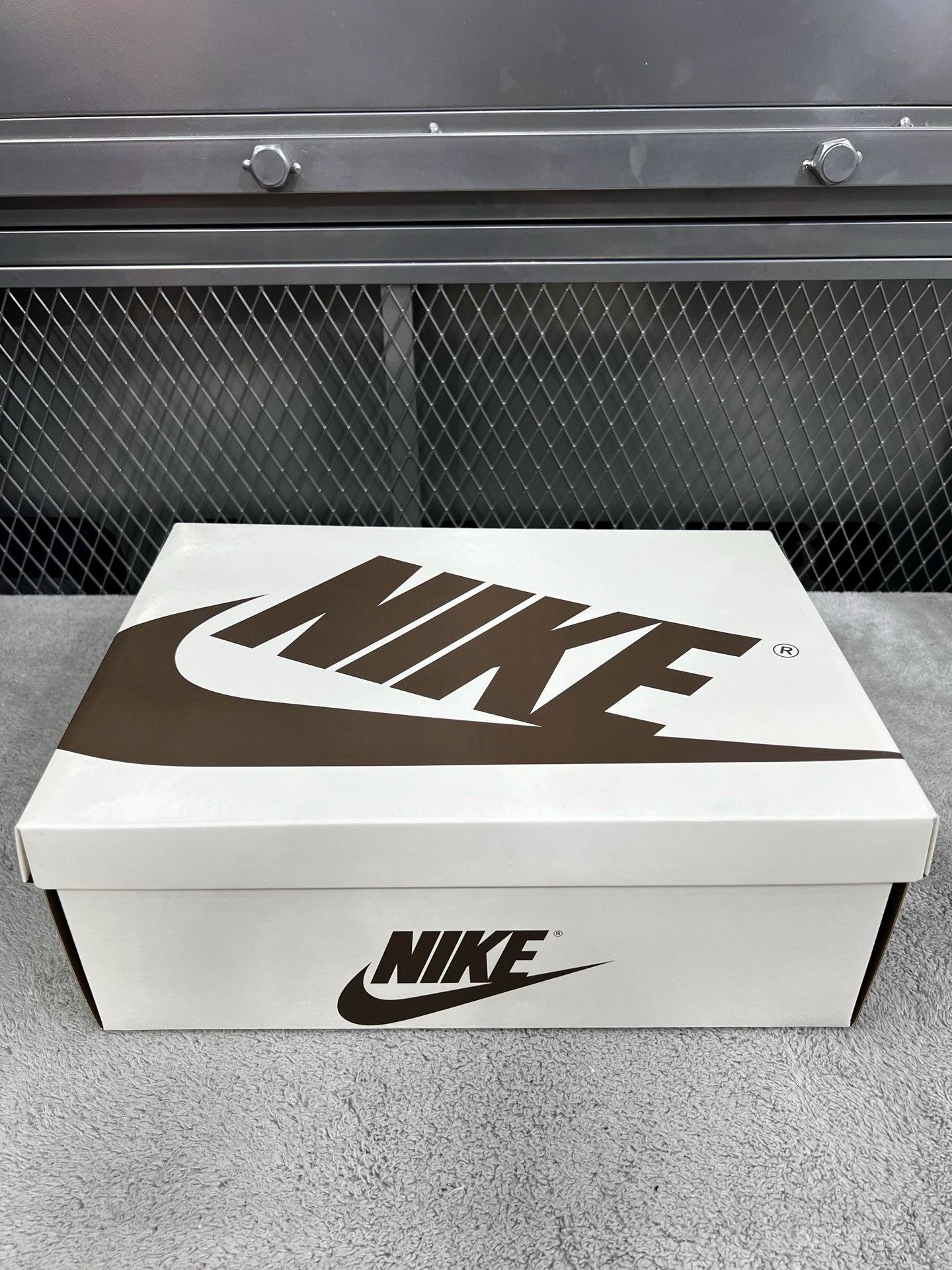Nike Travis Scott x Nike Air Jordan 1 Low Mocha Size 8 Size US 8 / EU 41 - 9 Thumbnail