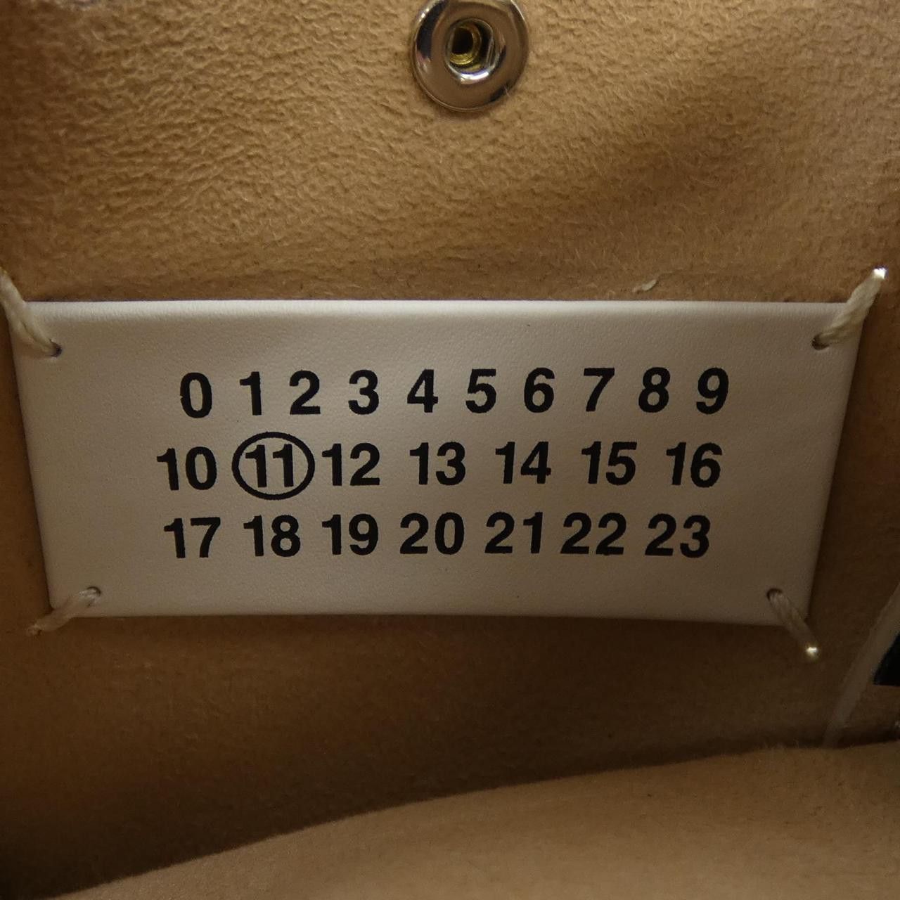 Maison Margiela Maison Margiela Maison Margiela Leather Phone Bag Others Crossbody Bag S56UI0225 DUTY FREE for USA Size ONE SIZE - 5 Thumbnail