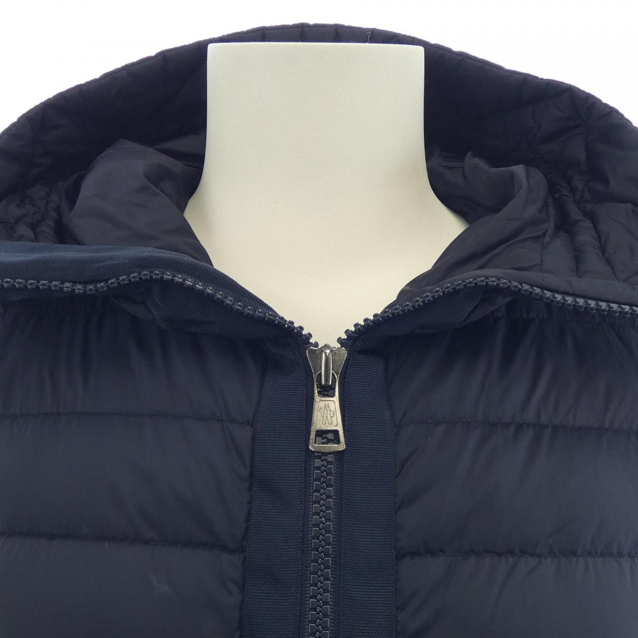 Moncler Moncler Moncler Down Jacket Others Outerwear 20919B50800 DUTY FREE for USA Size ONE SIZE - 8 Thumbnail