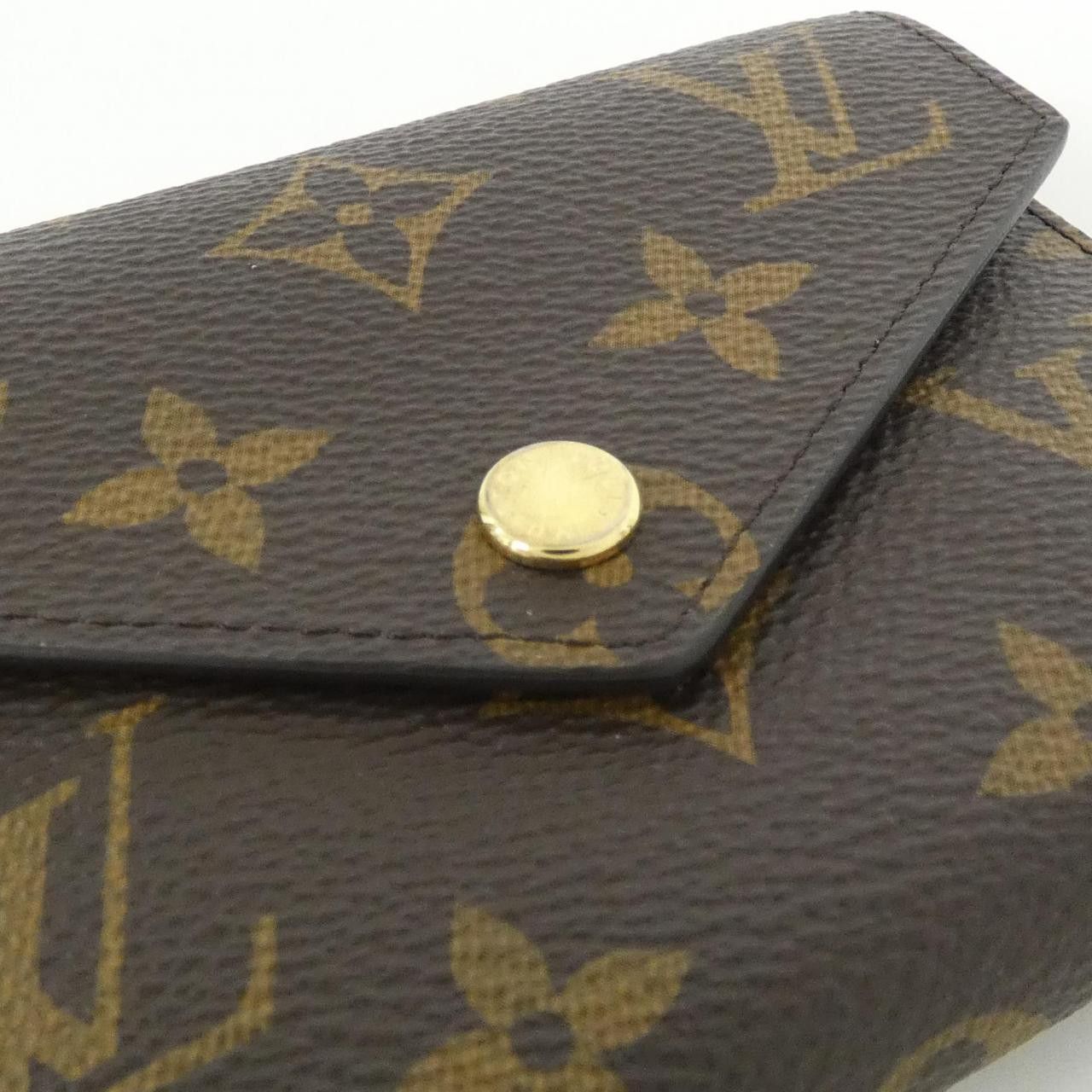 Louis Vuitton Louis Vuitton Louis Vuitton Portefeuille Victorine Monogram Wallet Textile Short Wallet M62472 DUTY FREE for USA Size ONE SIZE - 3 Thumbnail