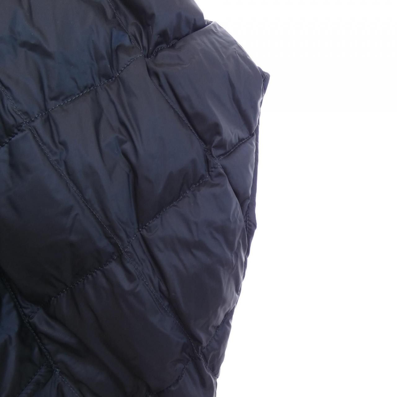 Max Mara Max Mara Max Mara TREMAN Down Vest Textile Outerwear 973604 DUTY FREE for USA Size ONE SIZE - 6 Thumbnail