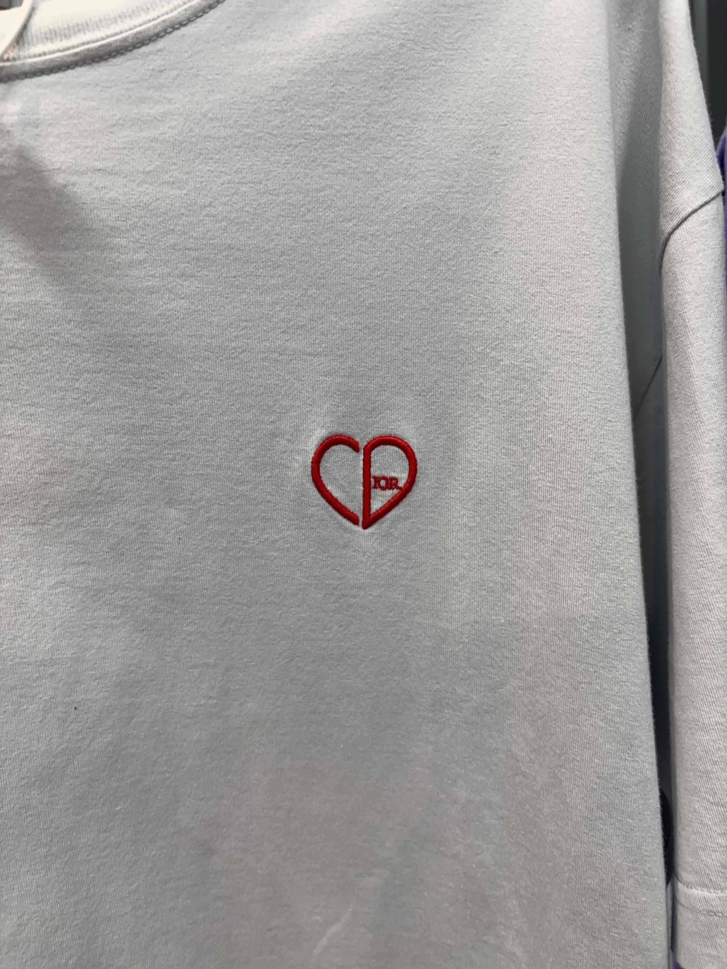 Dior Heart Logo Embroidered T-Shirt in White Size US XXL / EU 58 / 5 - 5 Thumbnail