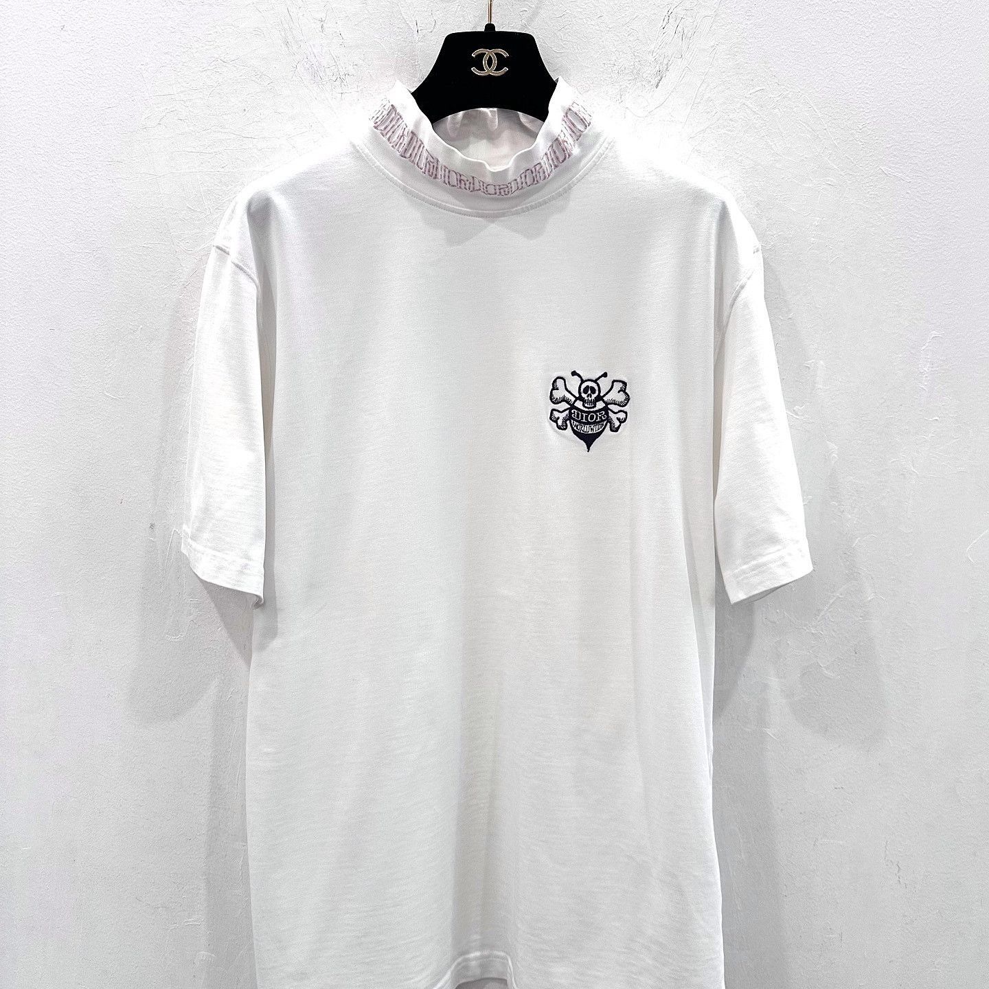 Dior Skull Bee Logo Tee in White - Size XS Size US XS / EU 42 / 0 - 6 Thumbnail