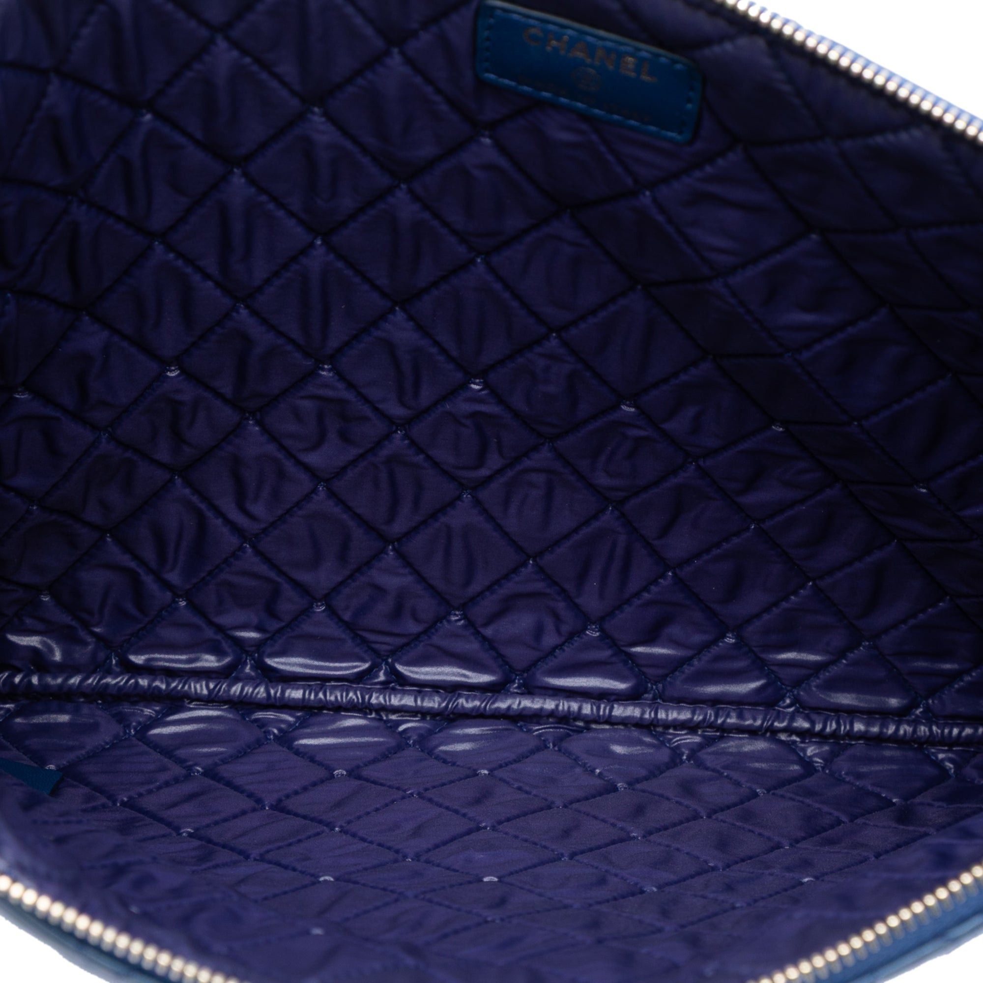 Chanel Large Bi Quilted Lambskin O Case Clutch Size ONE SIZE - 4 Thumbnail