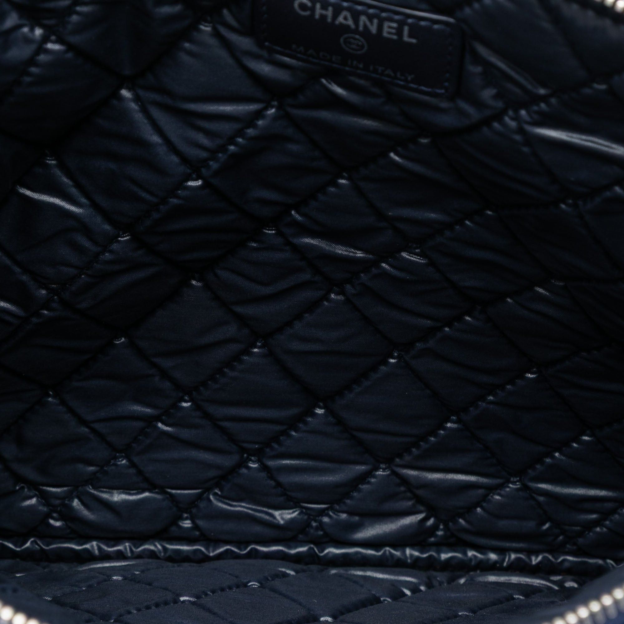 Chanel Medium CC Quilted Caviar O Case Clutch Size ONE SIZE - 4 Thumbnail