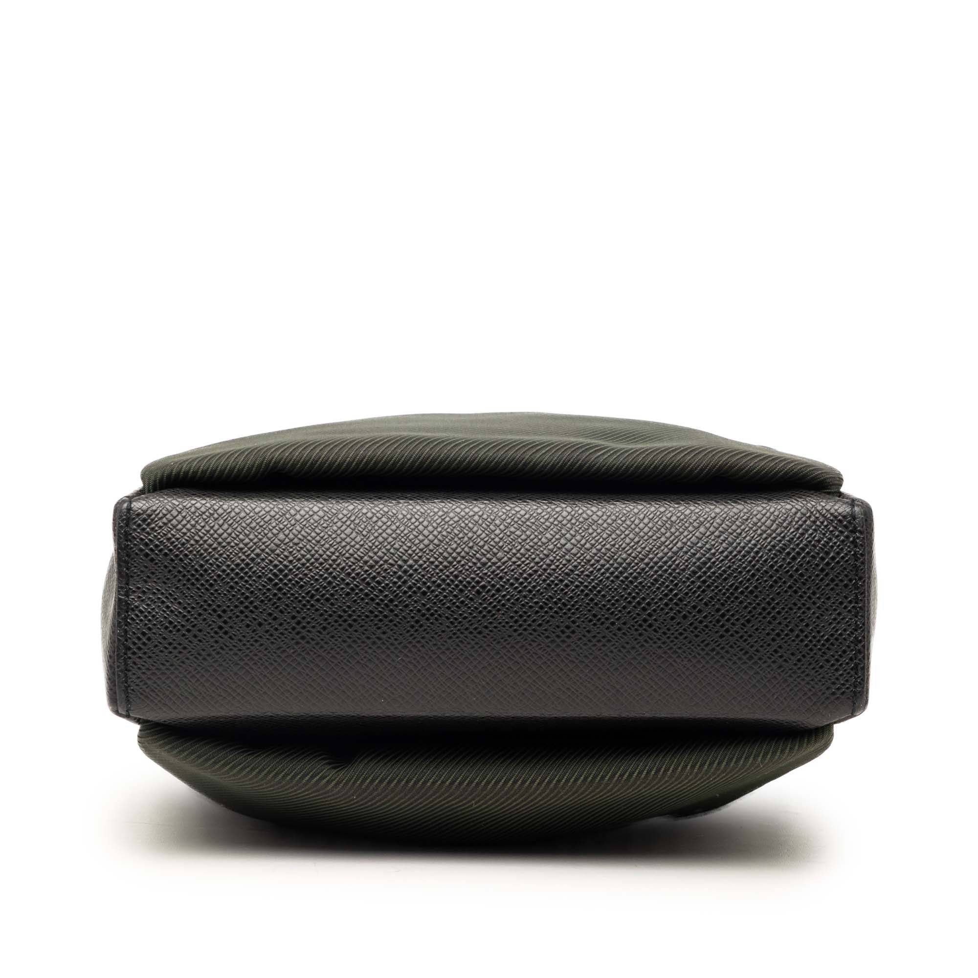 Louis Vuitton Taiga Sayan Size ONE SIZE - 3 Thumbnail