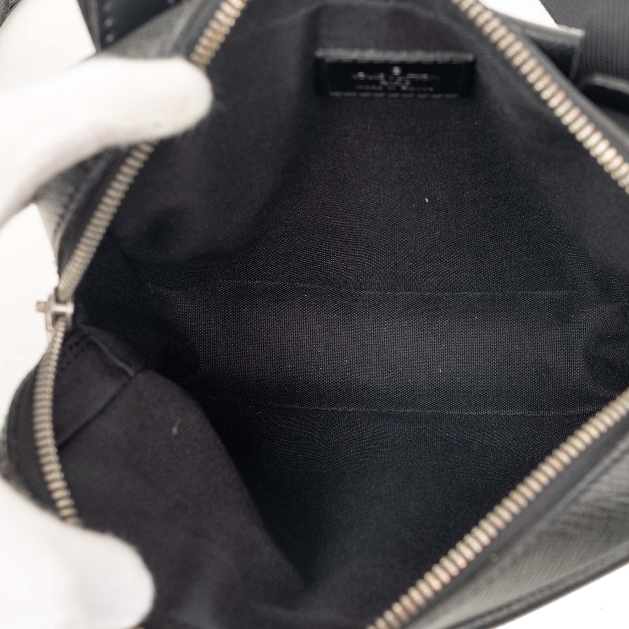 Louis Vuitton Taiga Sayan Size ONE SIZE - 4 Thumbnail