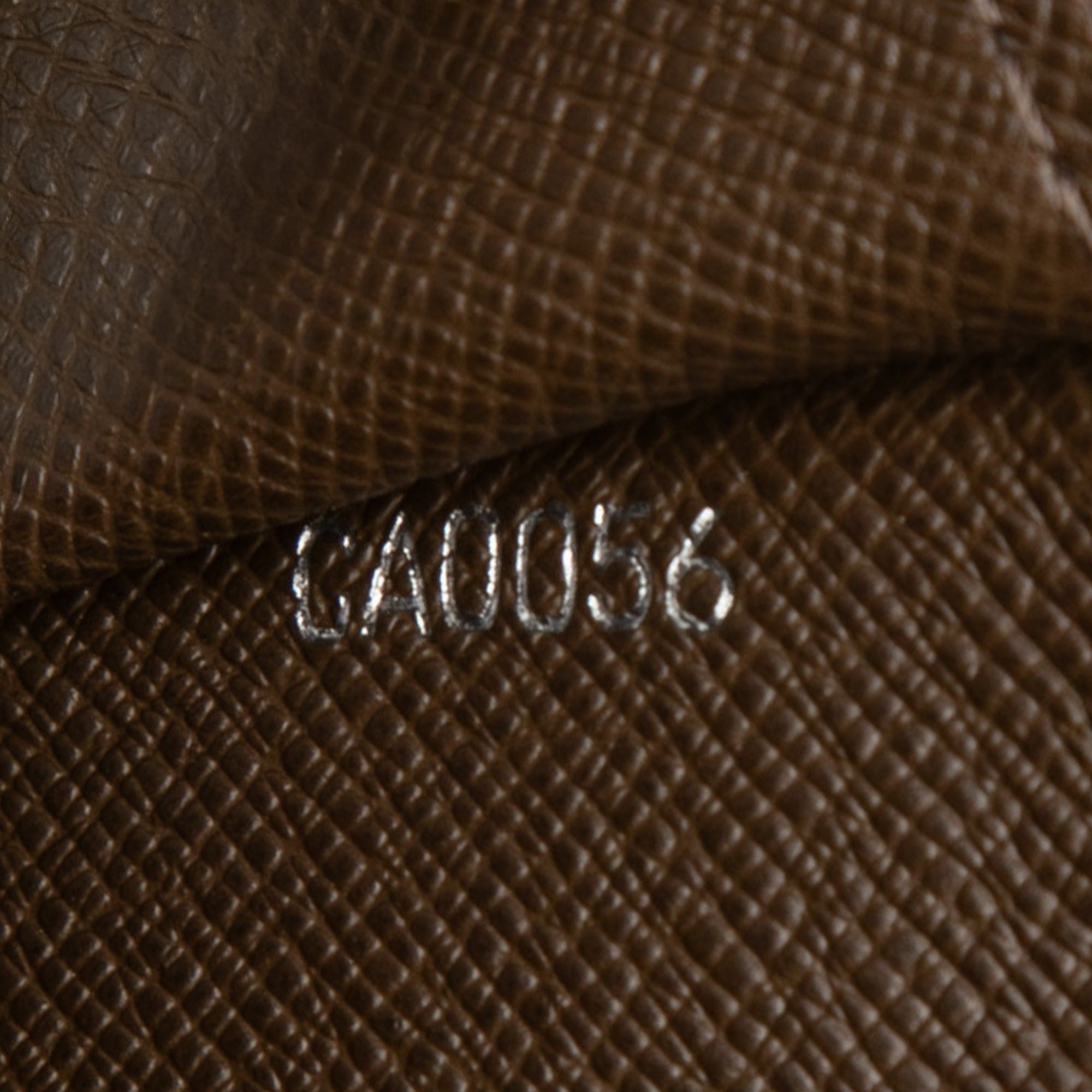 Louis Vuitton Taiga Selenga Size ONE SIZE - 6 Thumbnail