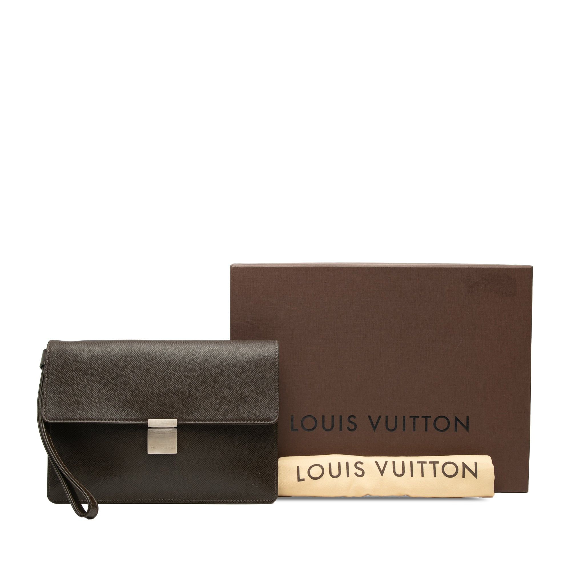 Louis Vuitton Taiga Selenga Size ONE SIZE - 8 Thumbnail