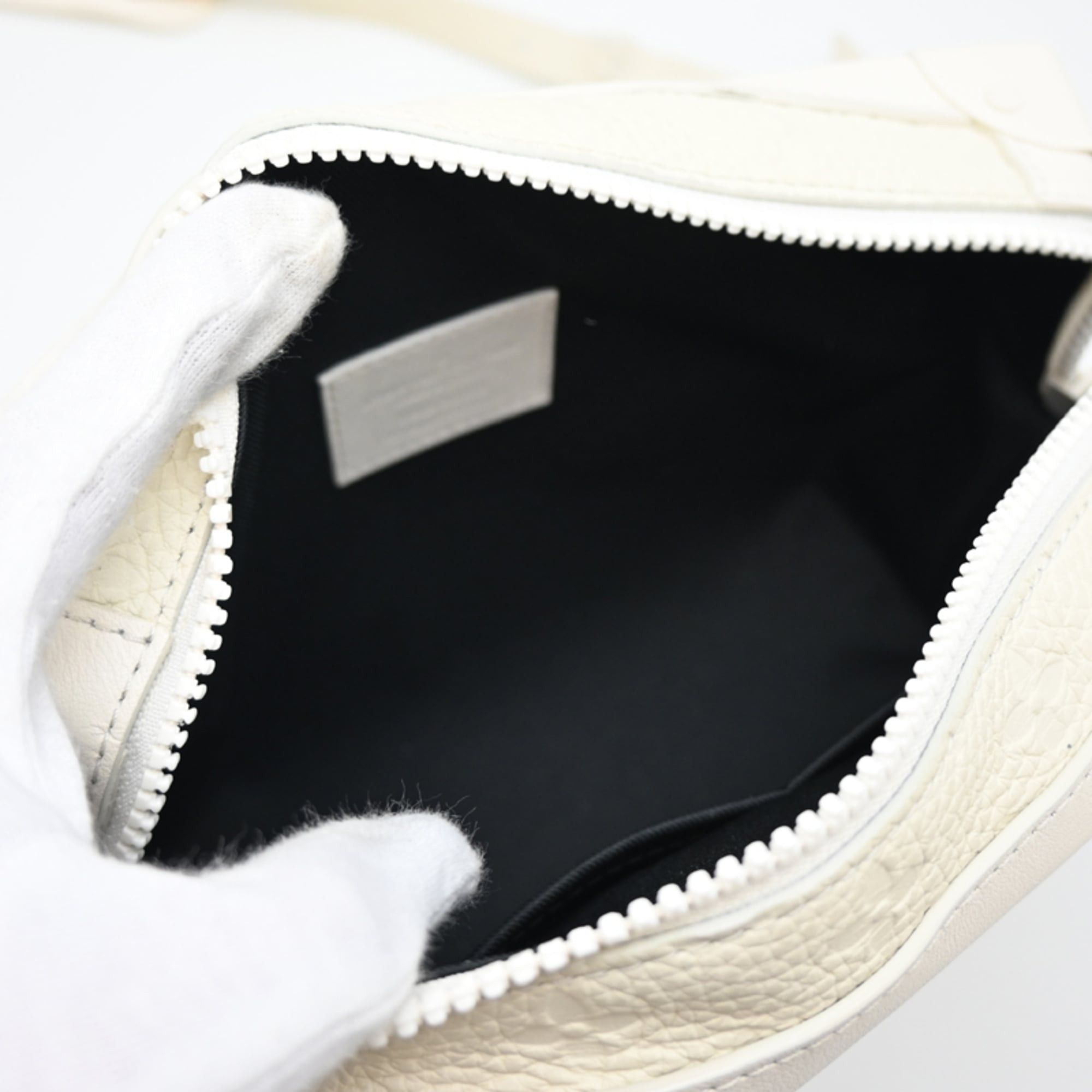 Louis Vuitton Louis Vuitton Soft Trunk Women's Shoulder Bag M53287 (Discontinued) Taurillon Leather, White Size ONE SIZE - 6 Thumbnail