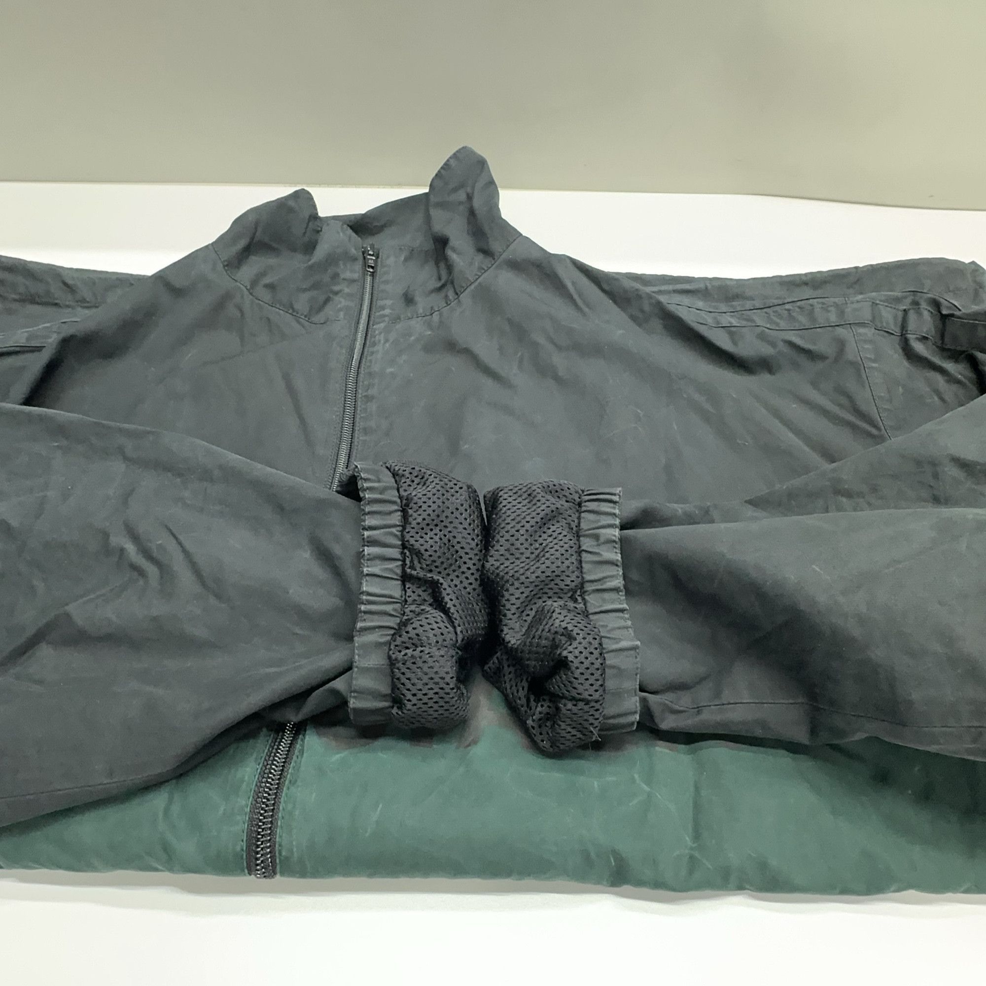 Balenciaga Logo Zip Jacket in Black, Size XXS Size US XXS / EU 40 - 9 Thumbnail