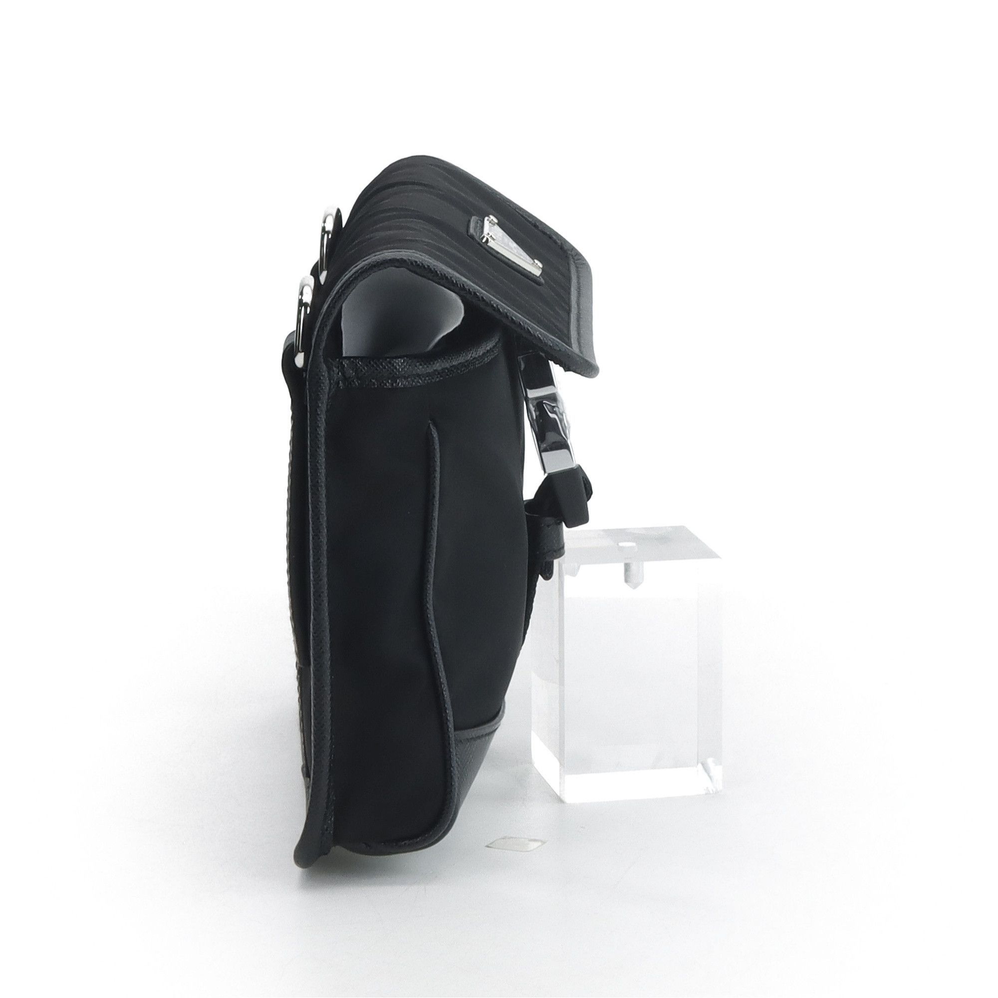 Prada Saffiano Re-Nylon Camera Bag in Black Size ONE SIZE - 4 Thumbnail