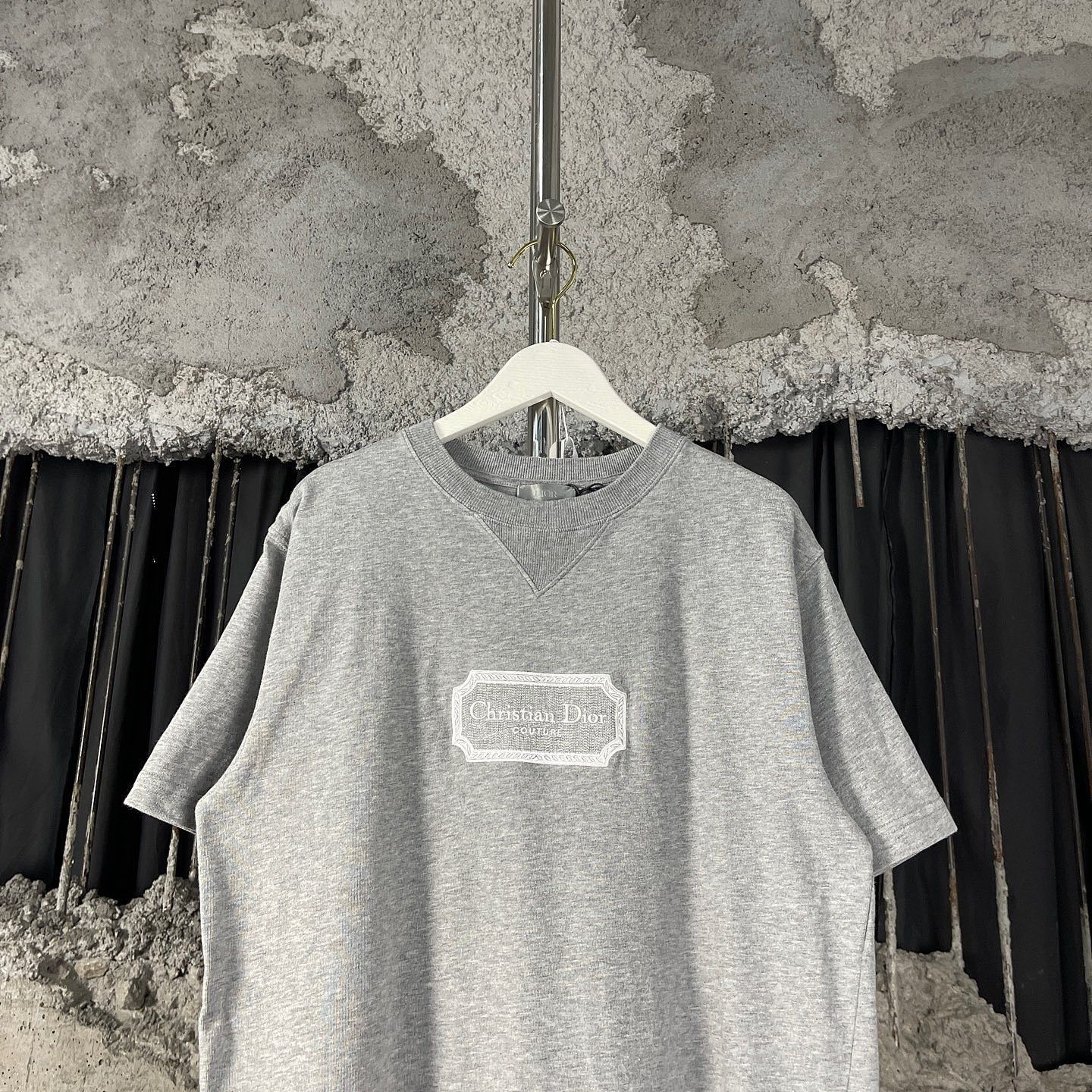 Dior Gray Logo T-Shirt in Size XS Size US XS / EU 42 / 0 - 5 Thumbnail