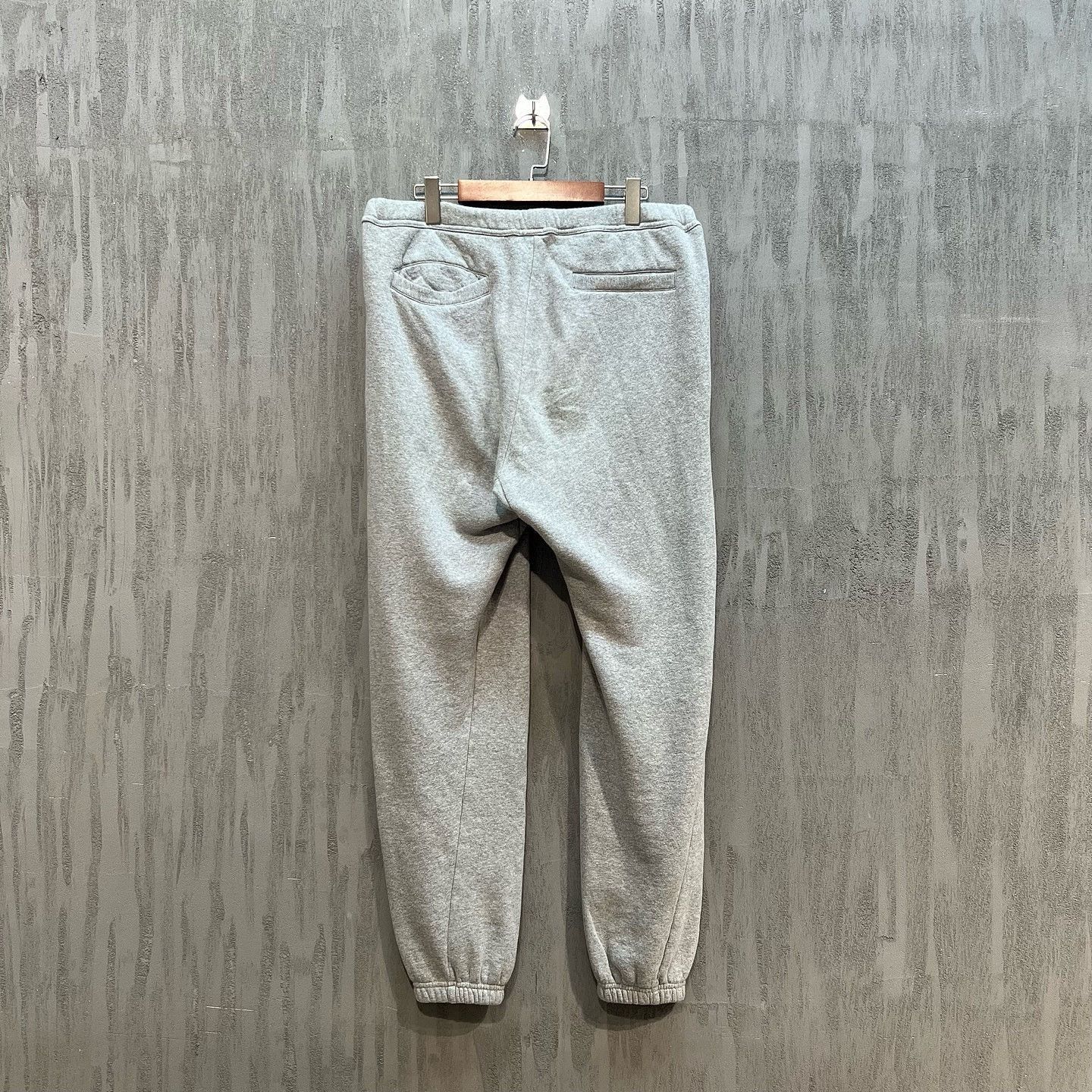 Dior Gray Embroidered Logo Sweatpants in Size 36 Size US 36 / EU 52 - 2 Thumbnail