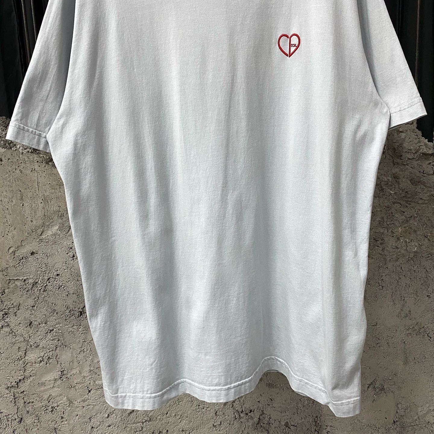 Dior Embroidered Heart Logo Tee in White Size US L / EU 52-54 / 3 - 6 Thumbnail