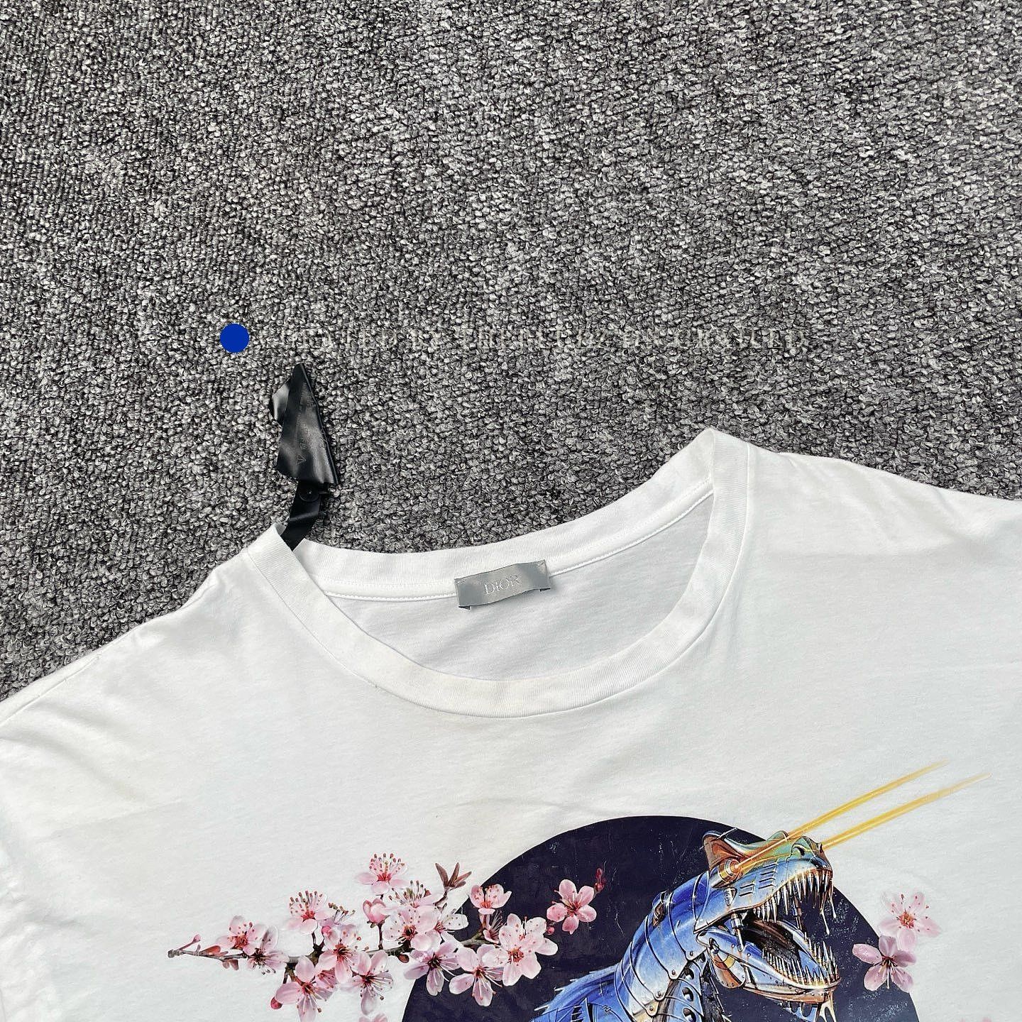 Dior Unique Dinosaur Print T-Shirt in White Size US XXL / EU 58 / 5 - 3 Thumbnail