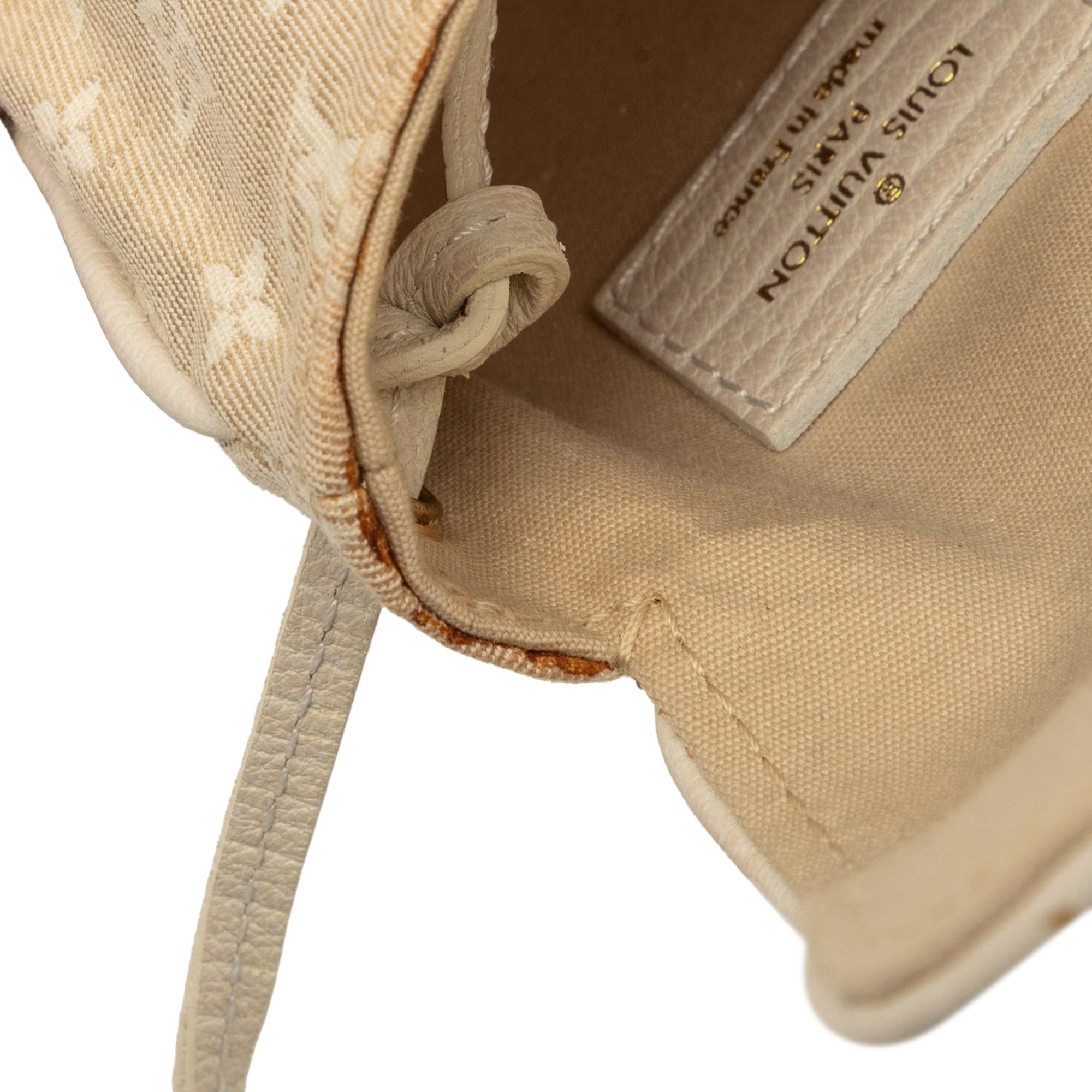 Louis Vuitton Monogram Mini Lin Pochette Cancun Size ONE SIZE - 7 Thumbnail