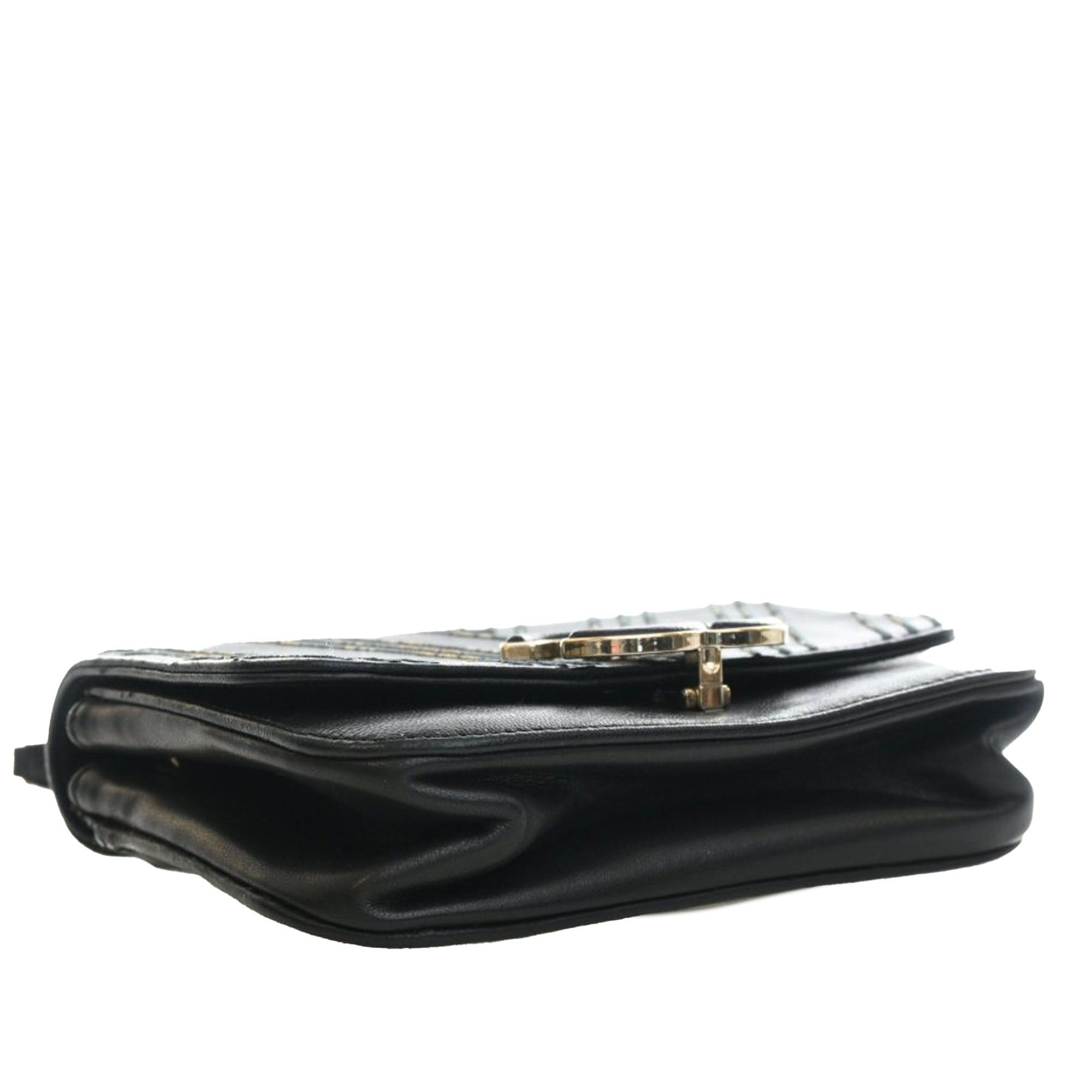 Chanel Small Chevron Sheepskin Subtle Flap Size ONE SIZE - 12 Thumbnail
