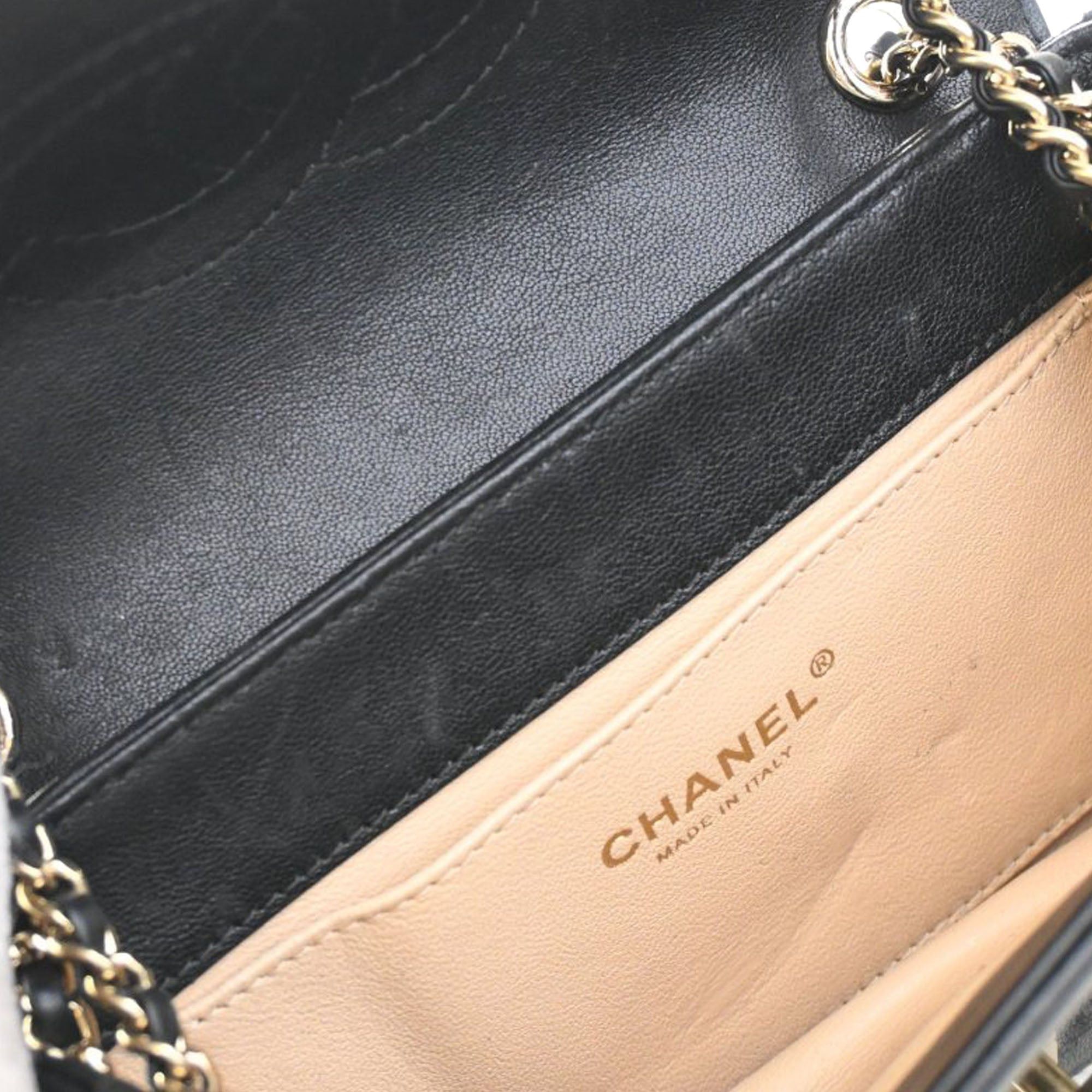 Chanel Small Chevron Sheepskin Subtle Flap Size ONE SIZE - 7 Thumbnail