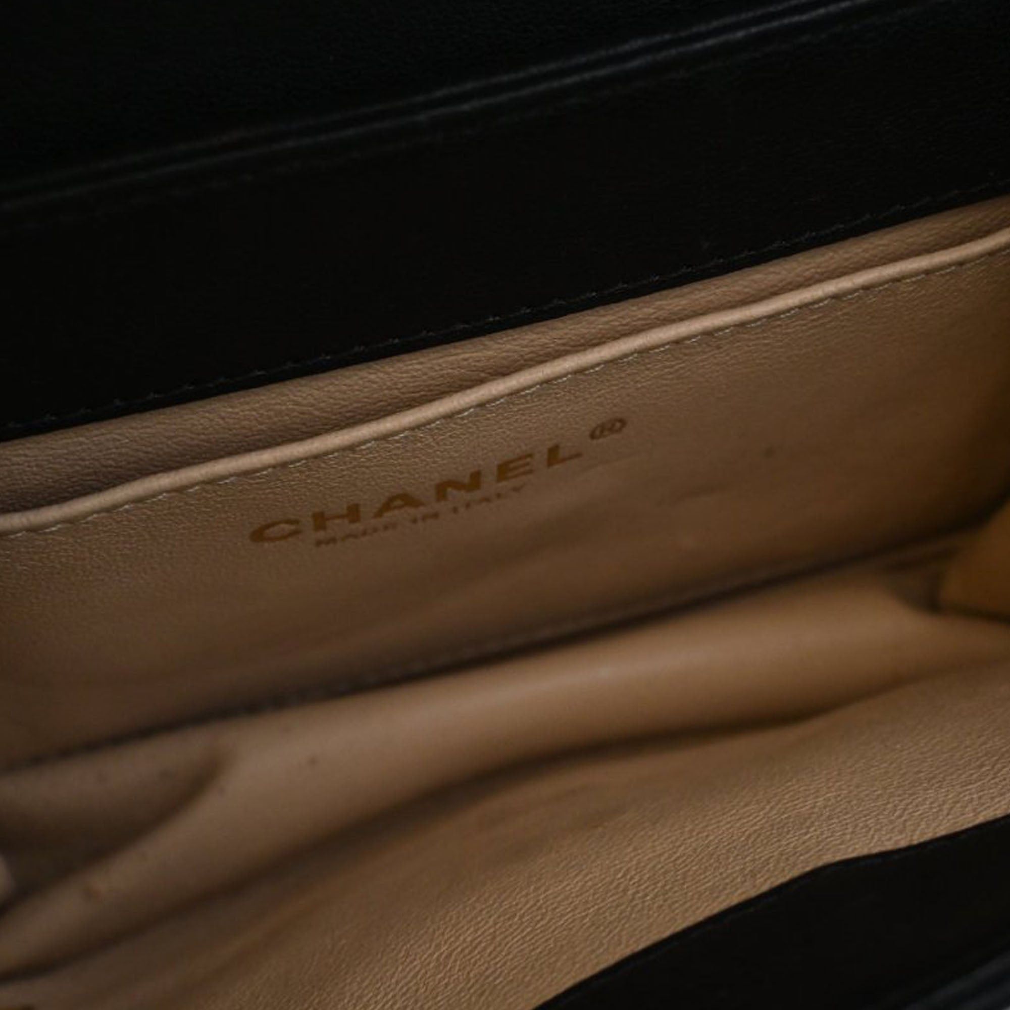 Chanel Small Chevron Sheepskin Subtle Flap Size ONE SIZE - 4 Thumbnail