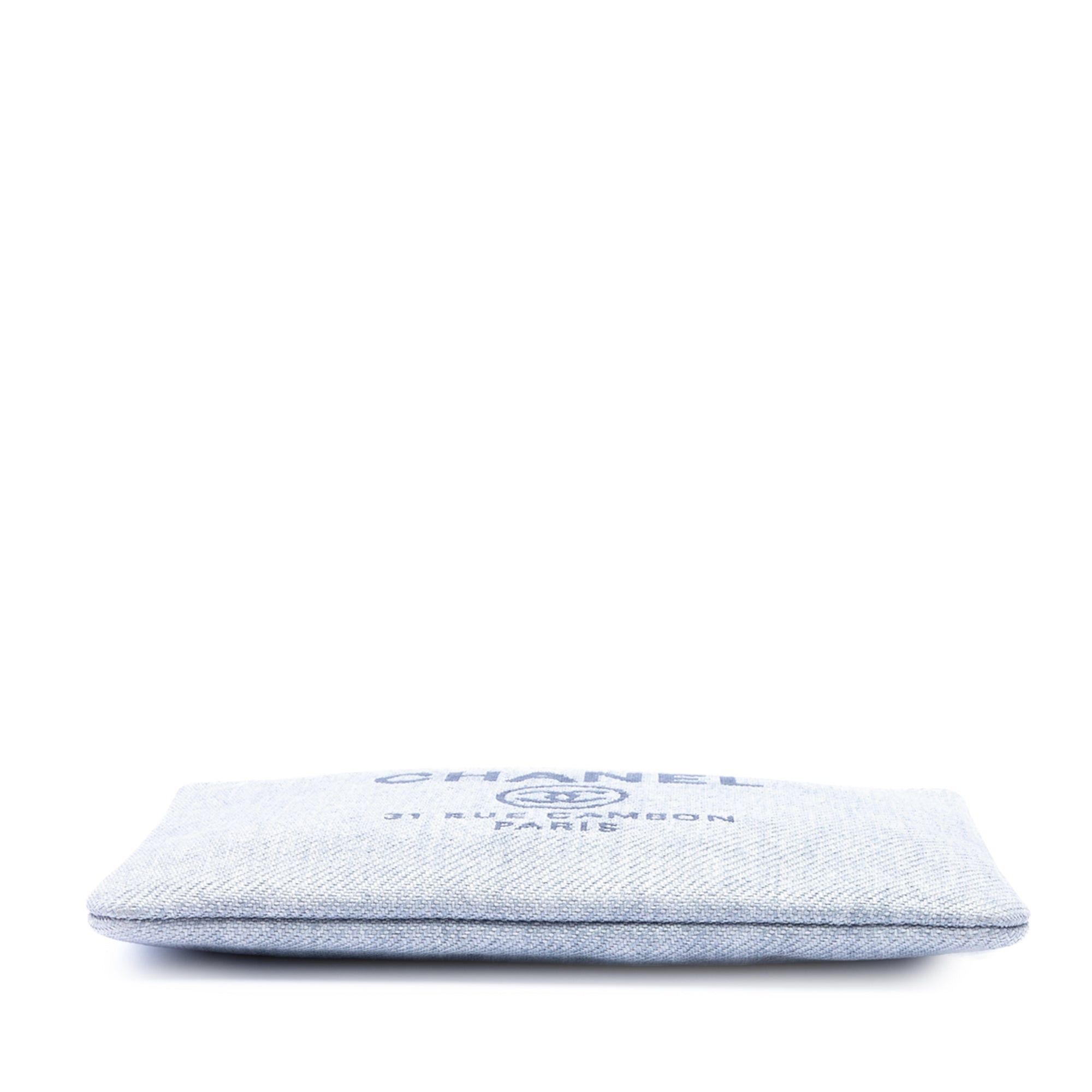 Chanel Large Canvas Deauville O Case Clutch Size ONE SIZE - 3 Thumbnail
