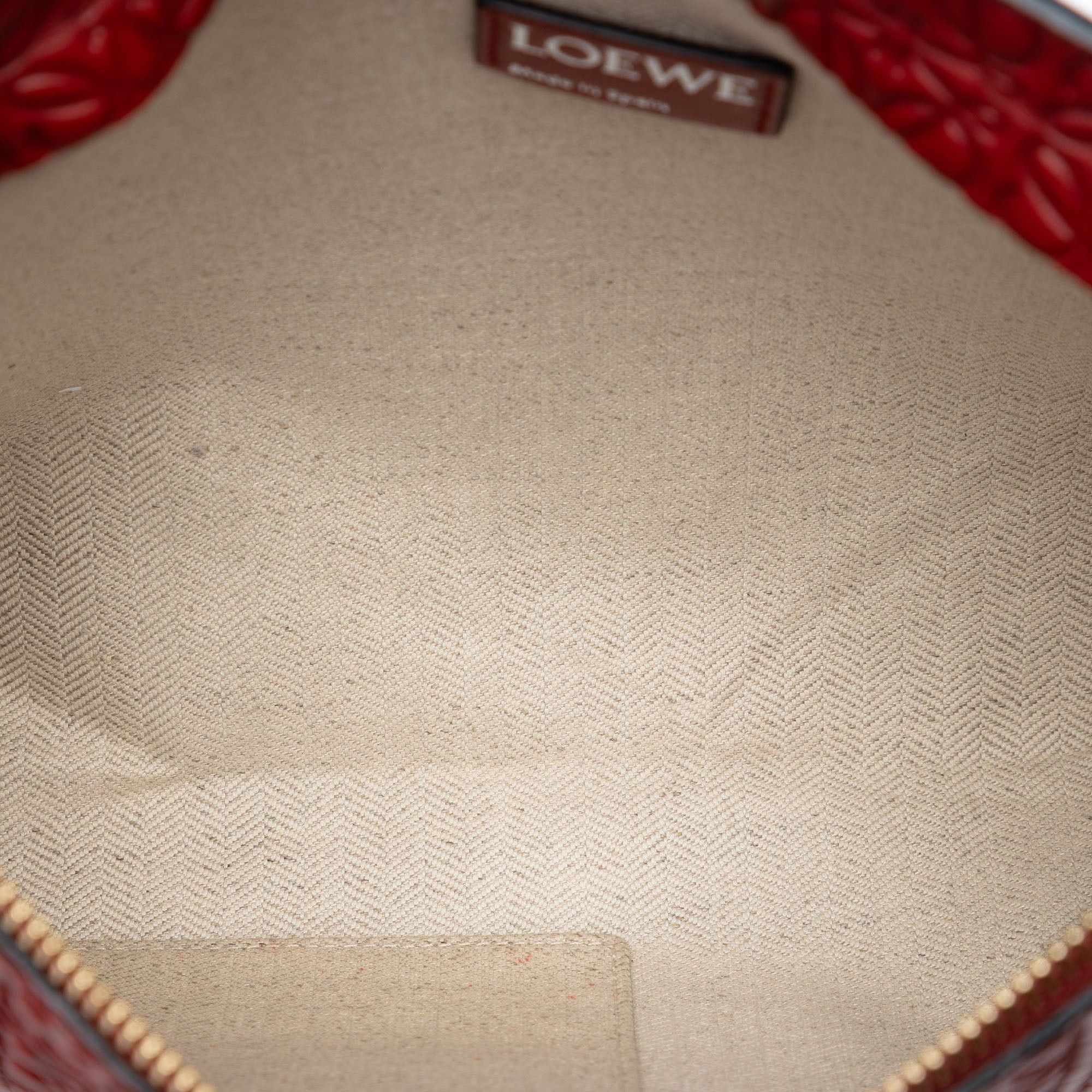 Loewe Embossed Anagram Leather Repeat T Clutch Size ONE SIZE - 4 Thumbnail