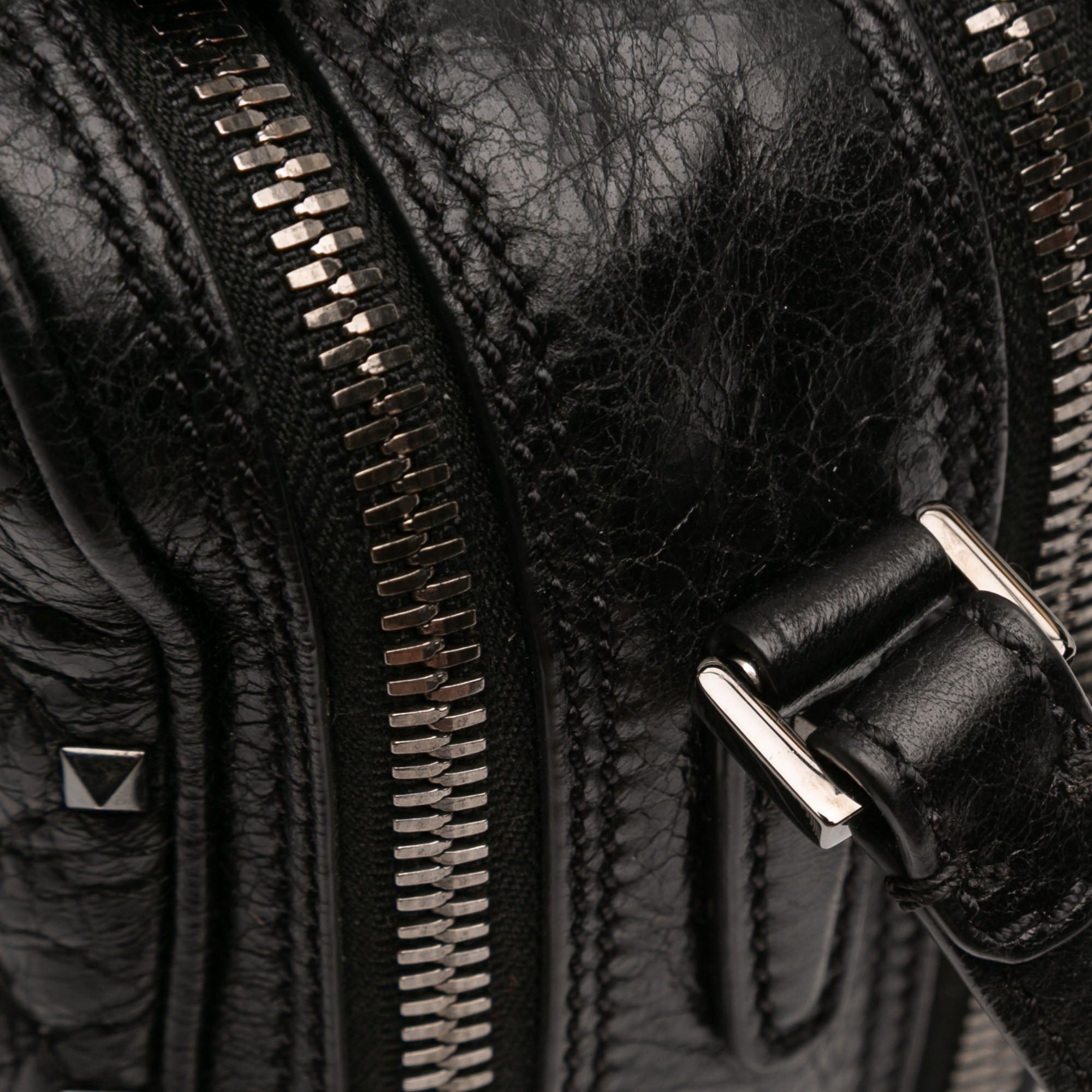 Valentino Quilted Crinkled Leather Rockstud Double Zip Camera Bag Size ONE SIZE - 10 Thumbnail