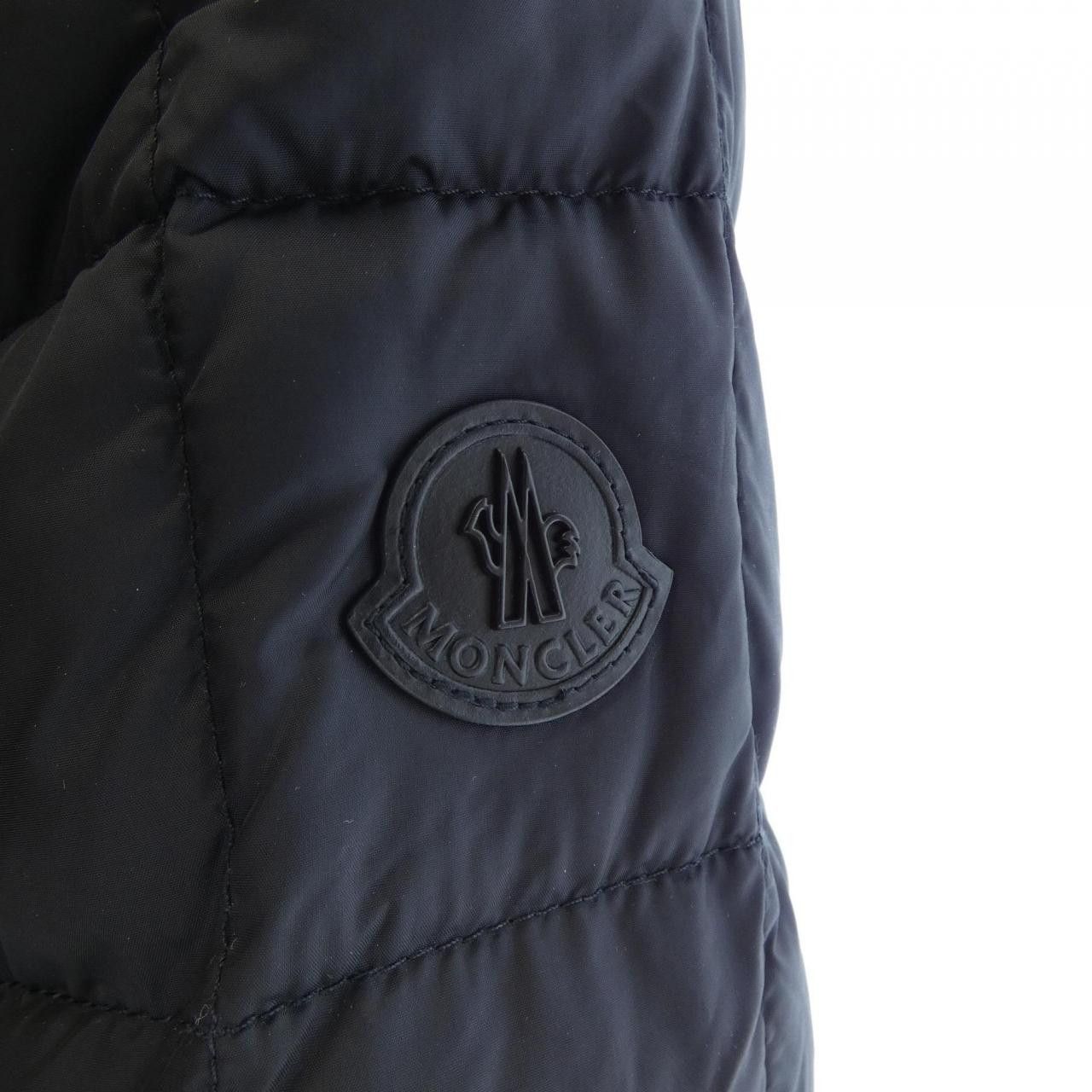 Moncler Moncler Moncler Down Jacket Textile Outerwear 420919403300 DUTY FREE for USA Size ONE SIZE - 9 Thumbnail
