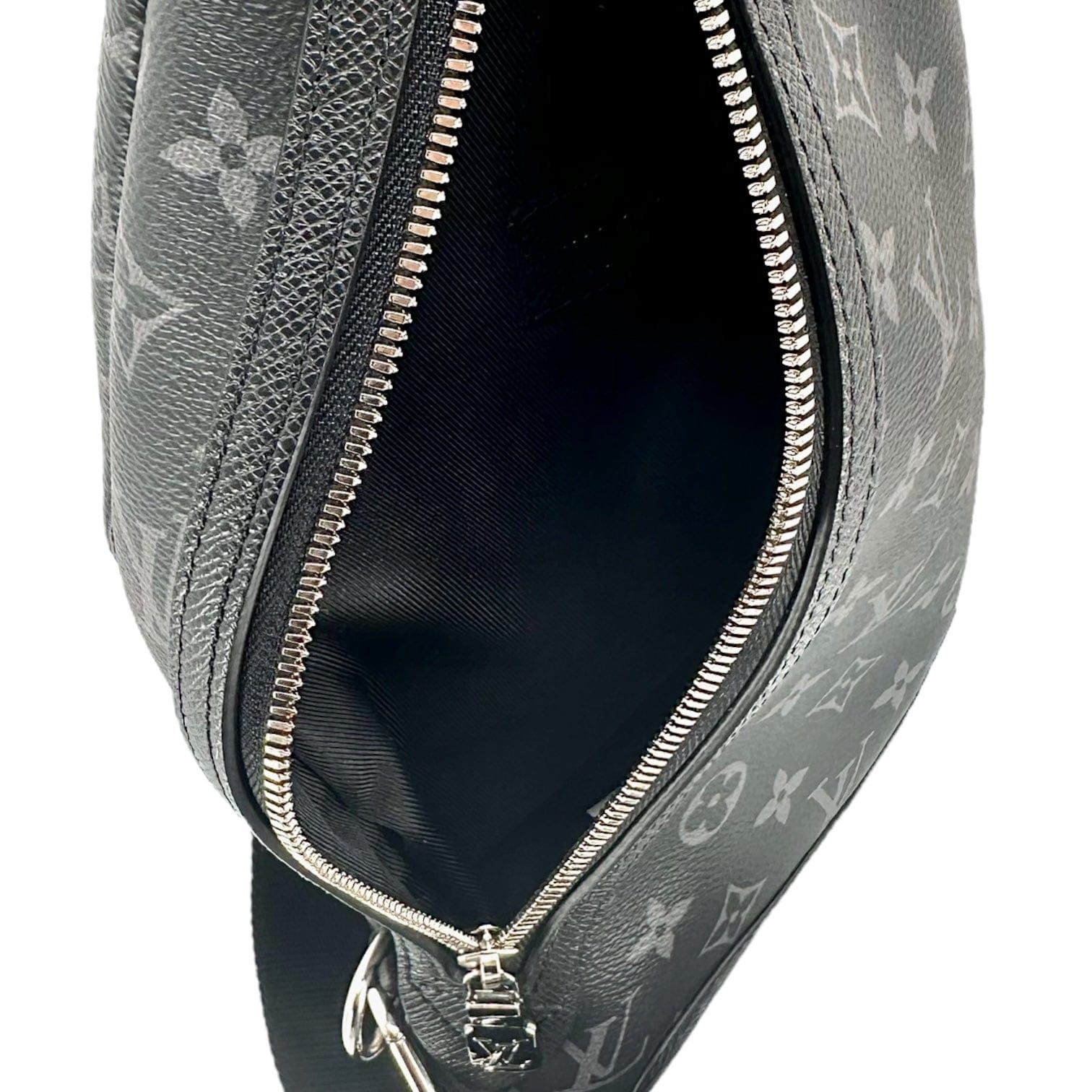 Louis Vuitton Duo Sling Messenger Bag Taigarama Monogram Black Size ONE SIZE - 4 Thumbnail