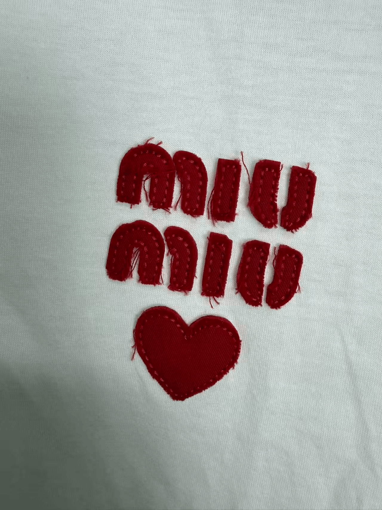 Miu Miu Miumiu White Heart Patch Embroidered T-shirt Size S / US 4 / IT 40 - 6 Thumbnail