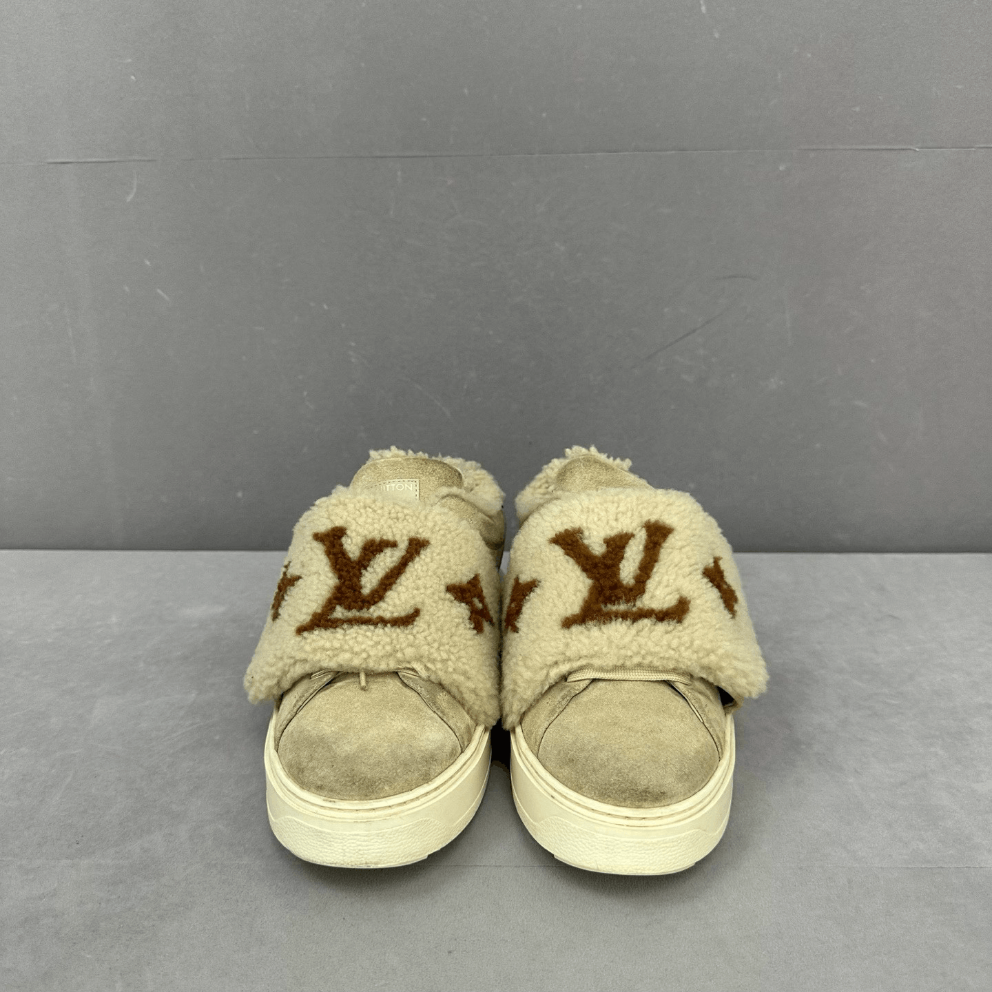 Louis Vuitton Louis Vuitton Time Out Suede Sneakers Size US 7 / IT 37 - 2 Thumbnail