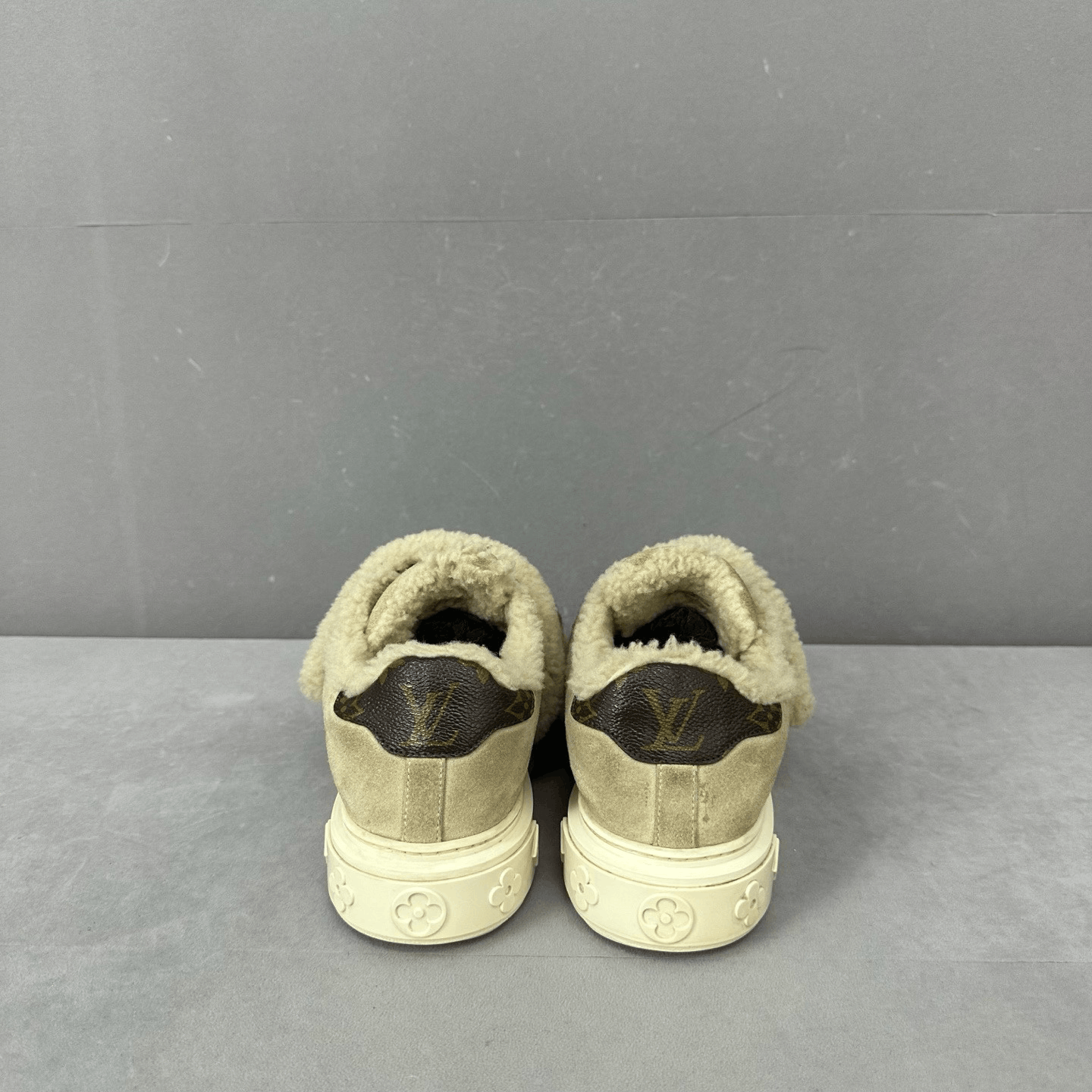 Louis Vuitton Louis Vuitton Time Out Suede Sneakers Size US 7 / IT 37 - 4 Thumbnail
