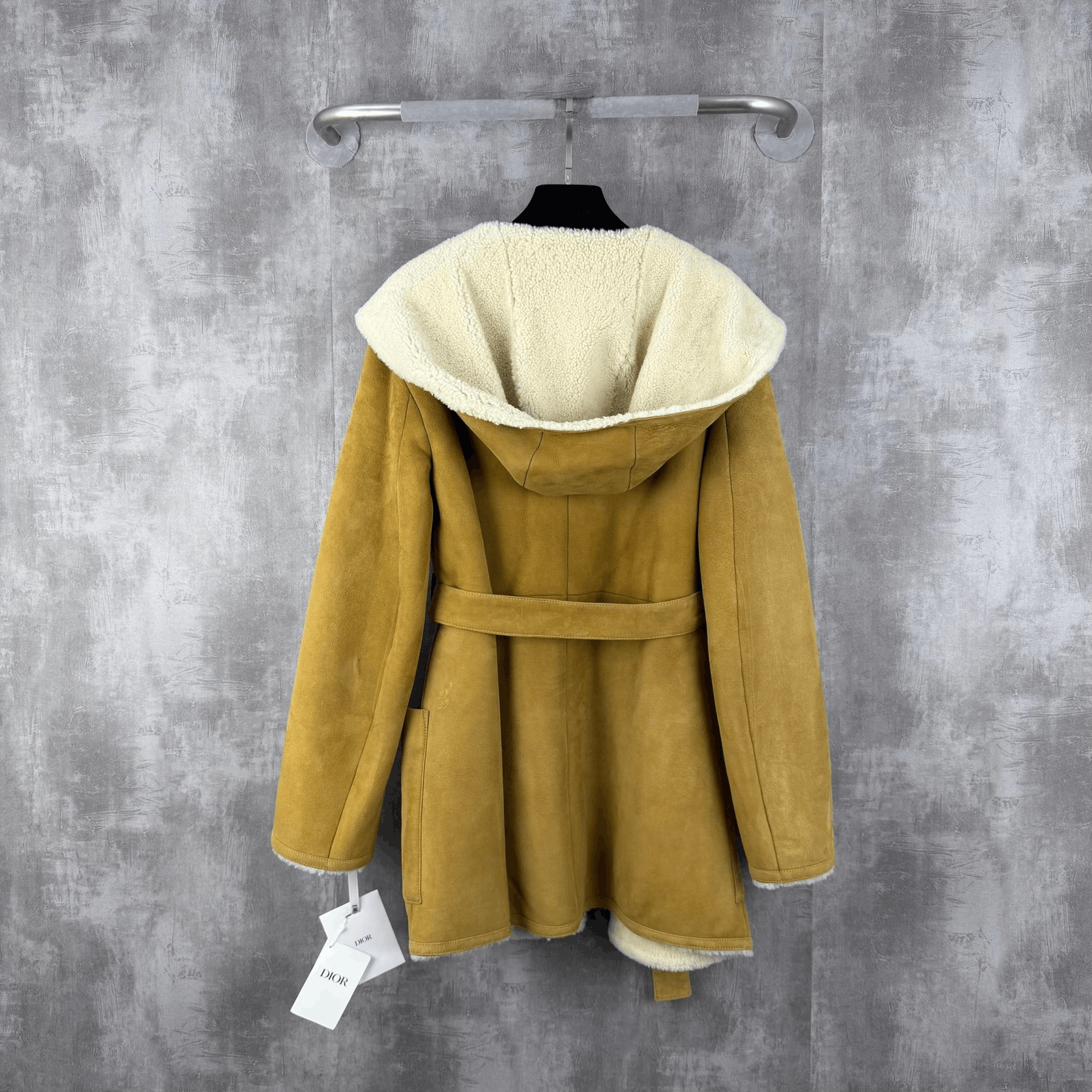Dior Dior CD Bee Embroidered Shearling Coat Size XS / US 0-2 / IT 36-38 - 2 Thumbnail